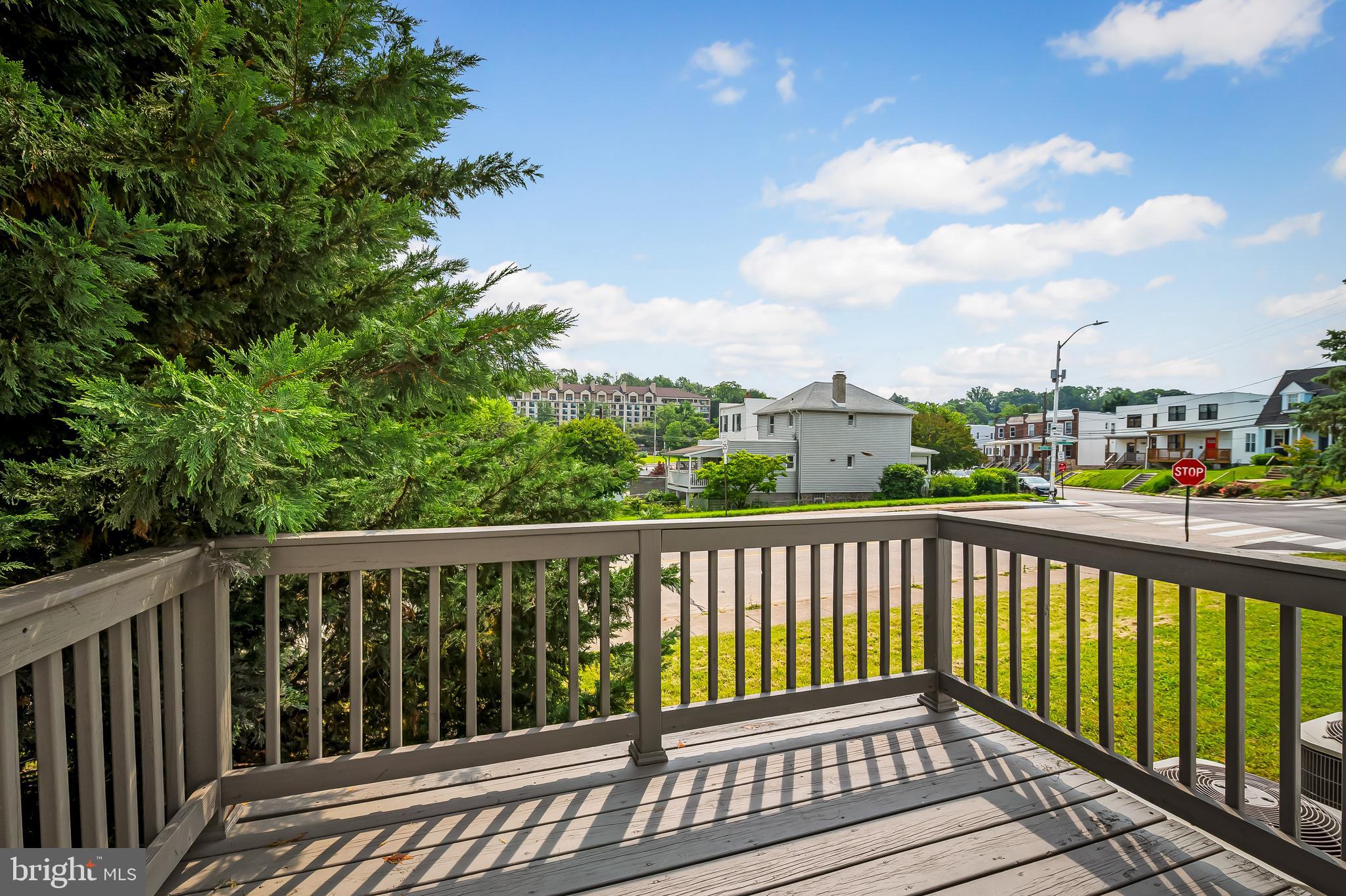 MEDFIELD - Residential