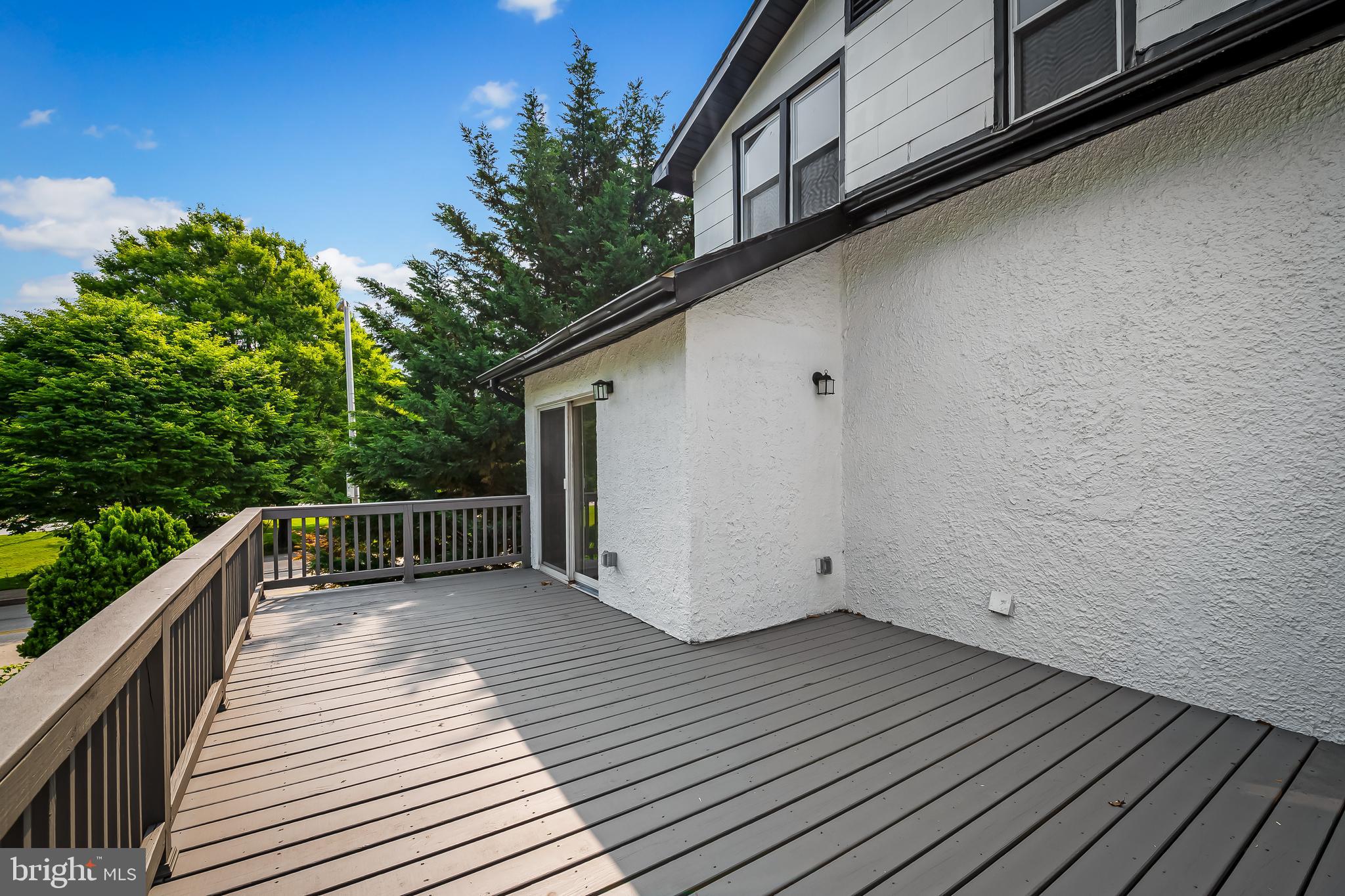 MEDFIELD - Residential