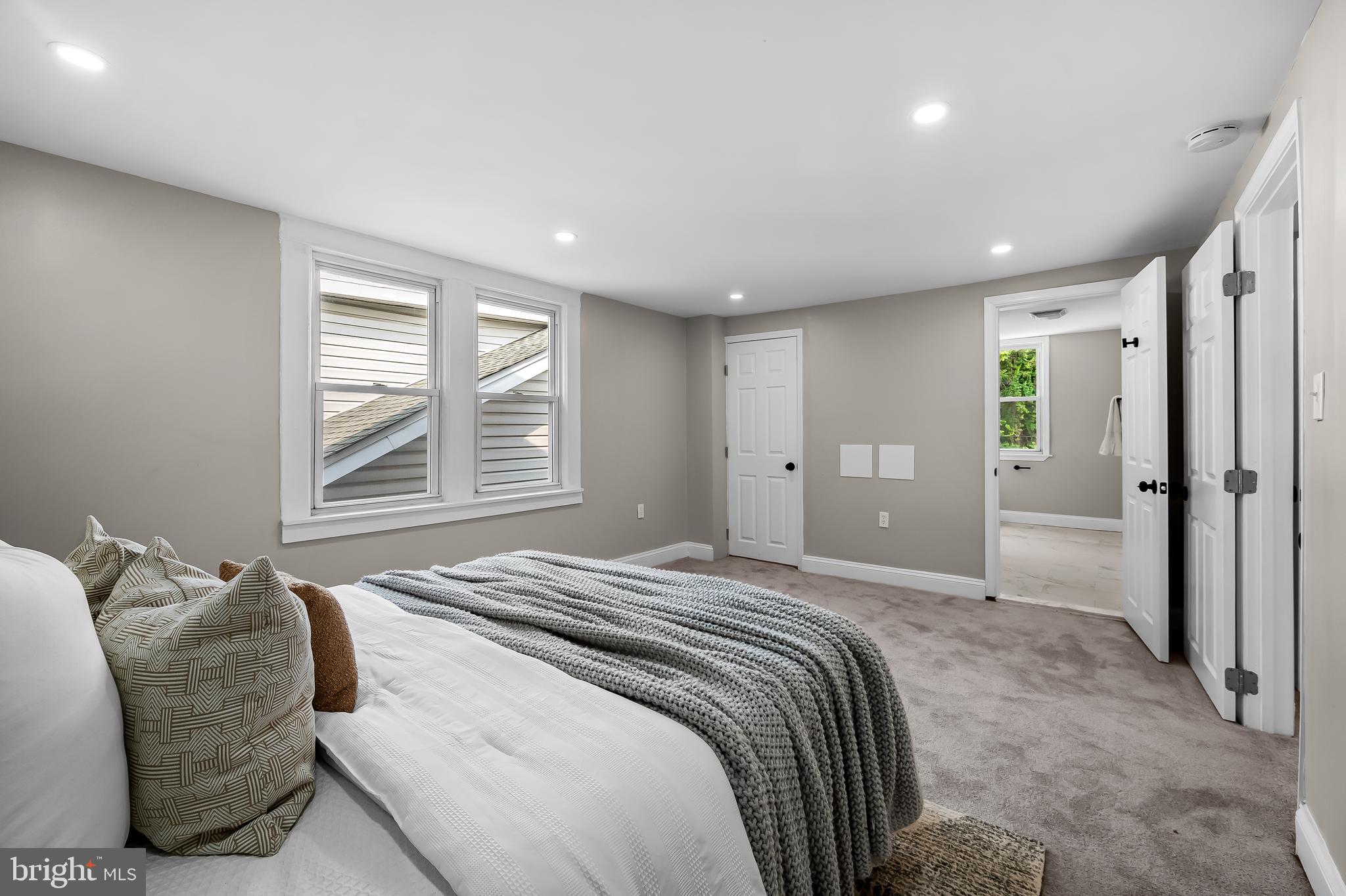 MEDFIELD - Residential