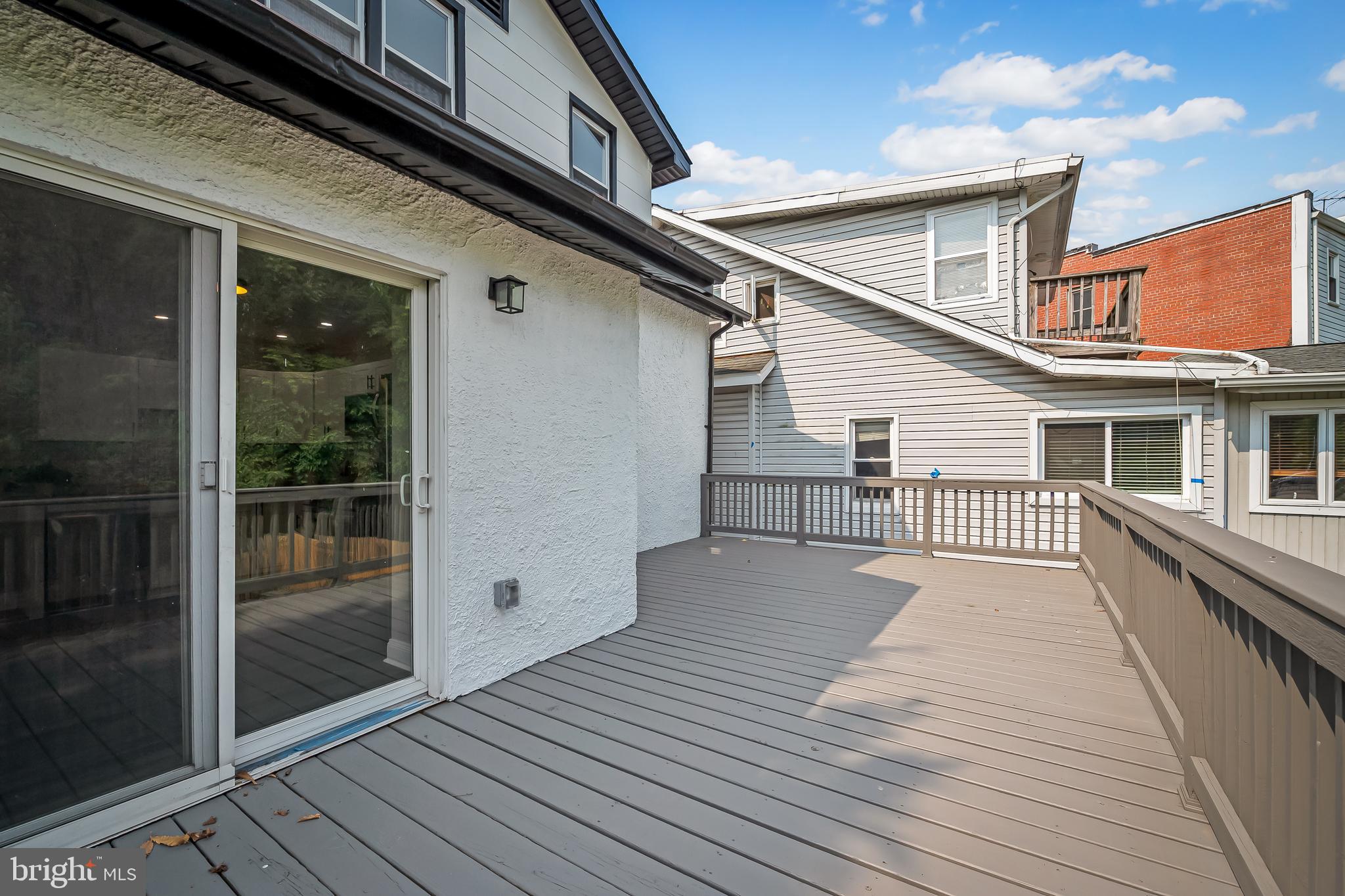 MEDFIELD - Residential
