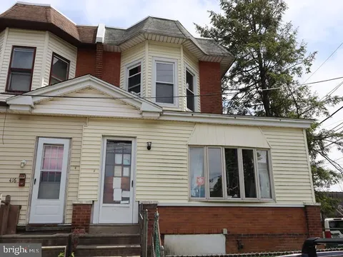 418 Pusey Avenue Unit 95, Darby, PA MLS: PADE2092302