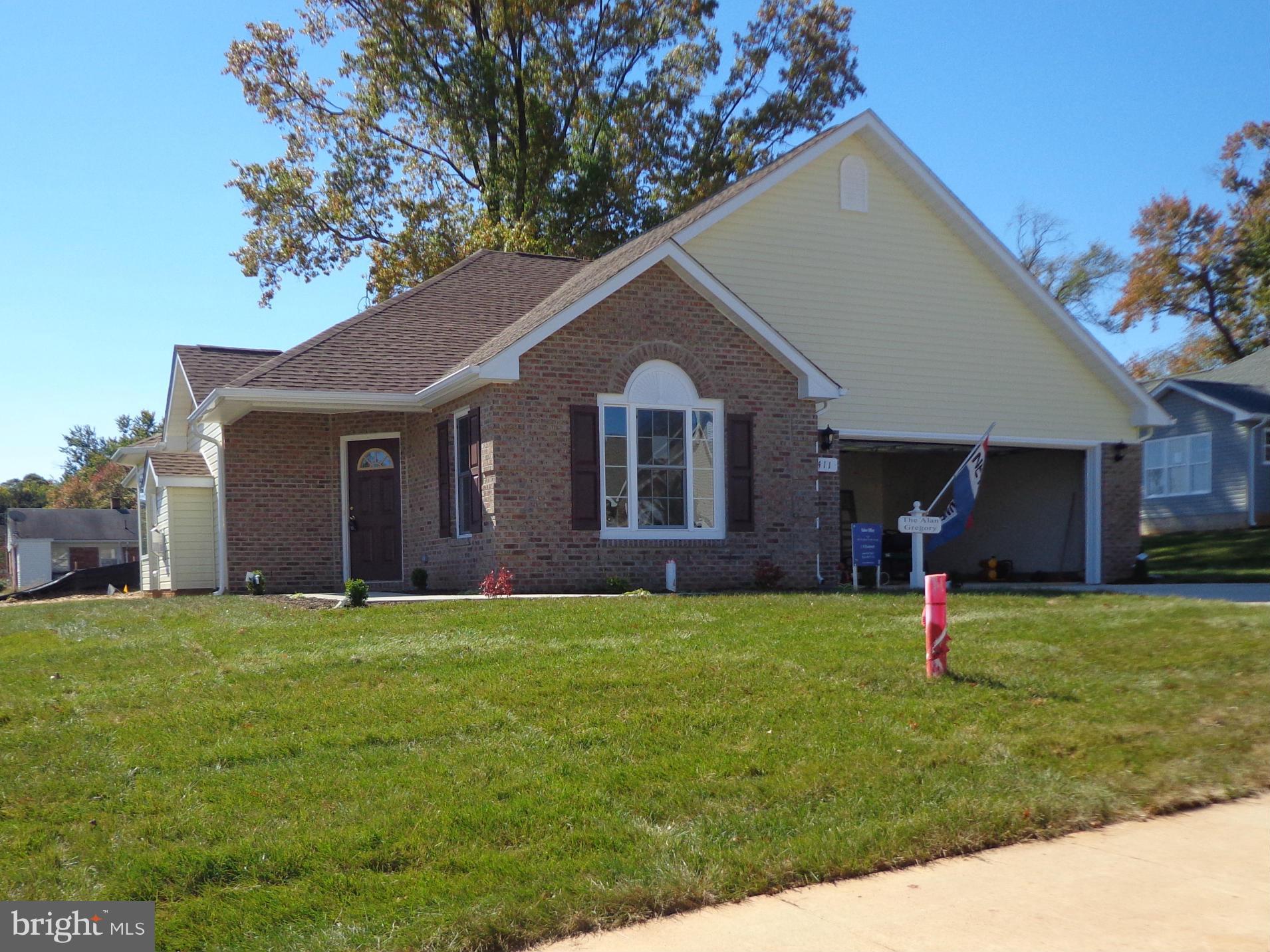 KINGS MANOR - Residential