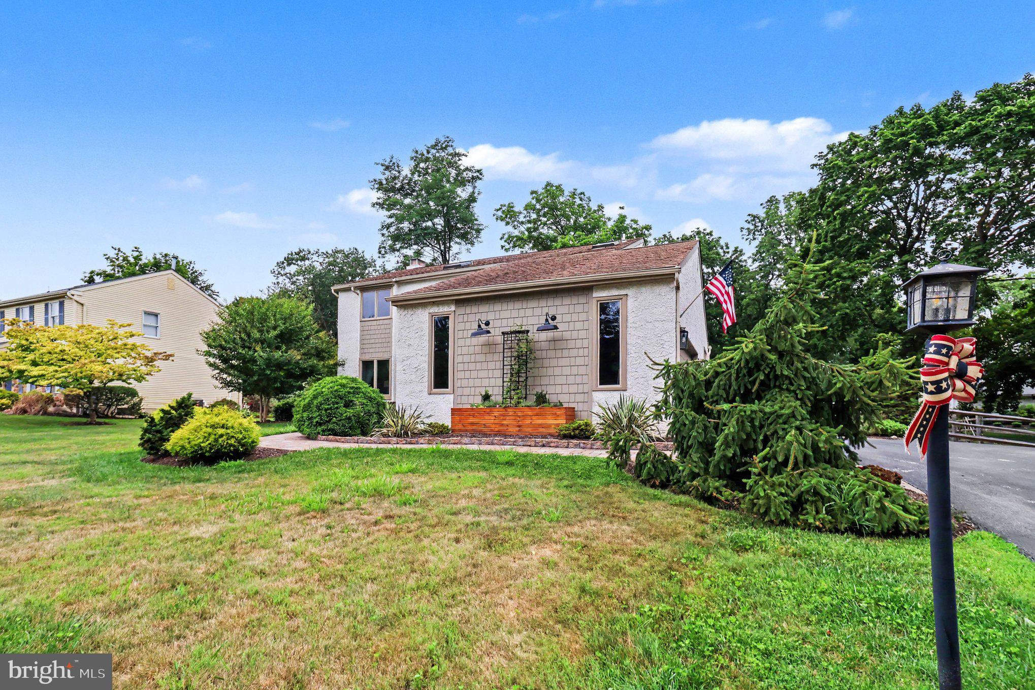25 E KNOWLTON ROAD