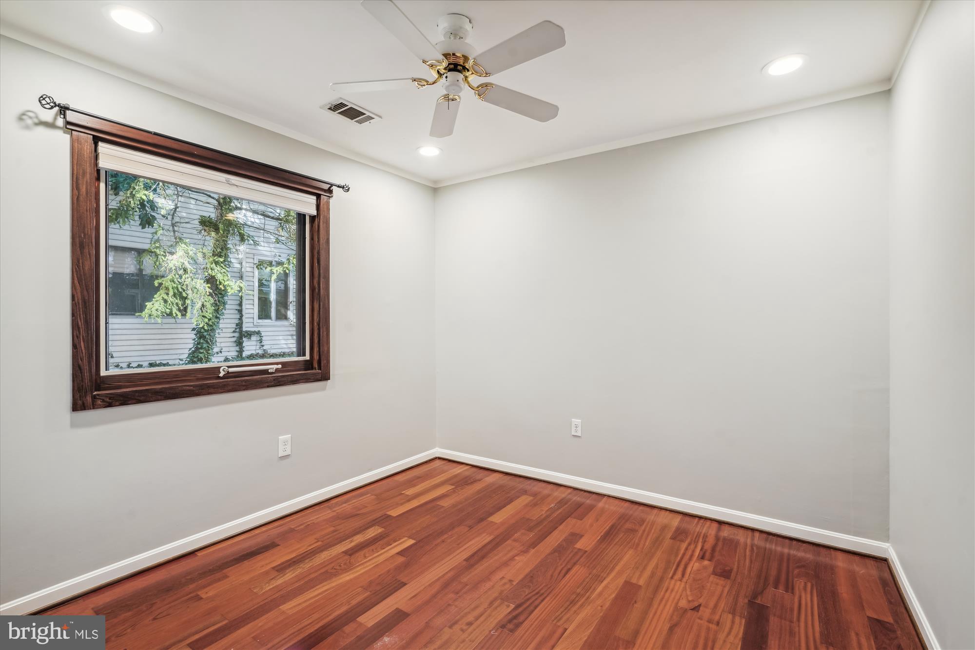 SUGARLAND RUN - Residential Lease