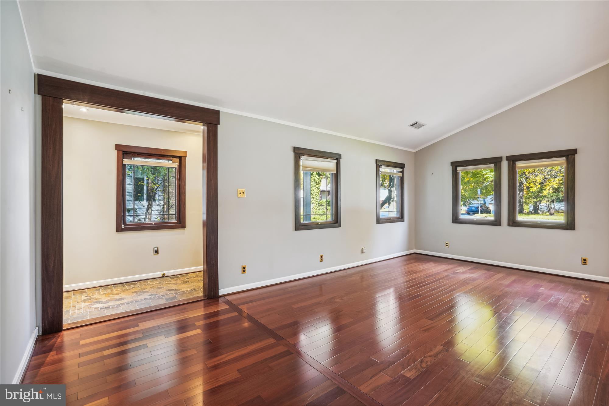 SUGARLAND RUN - Residential Lease