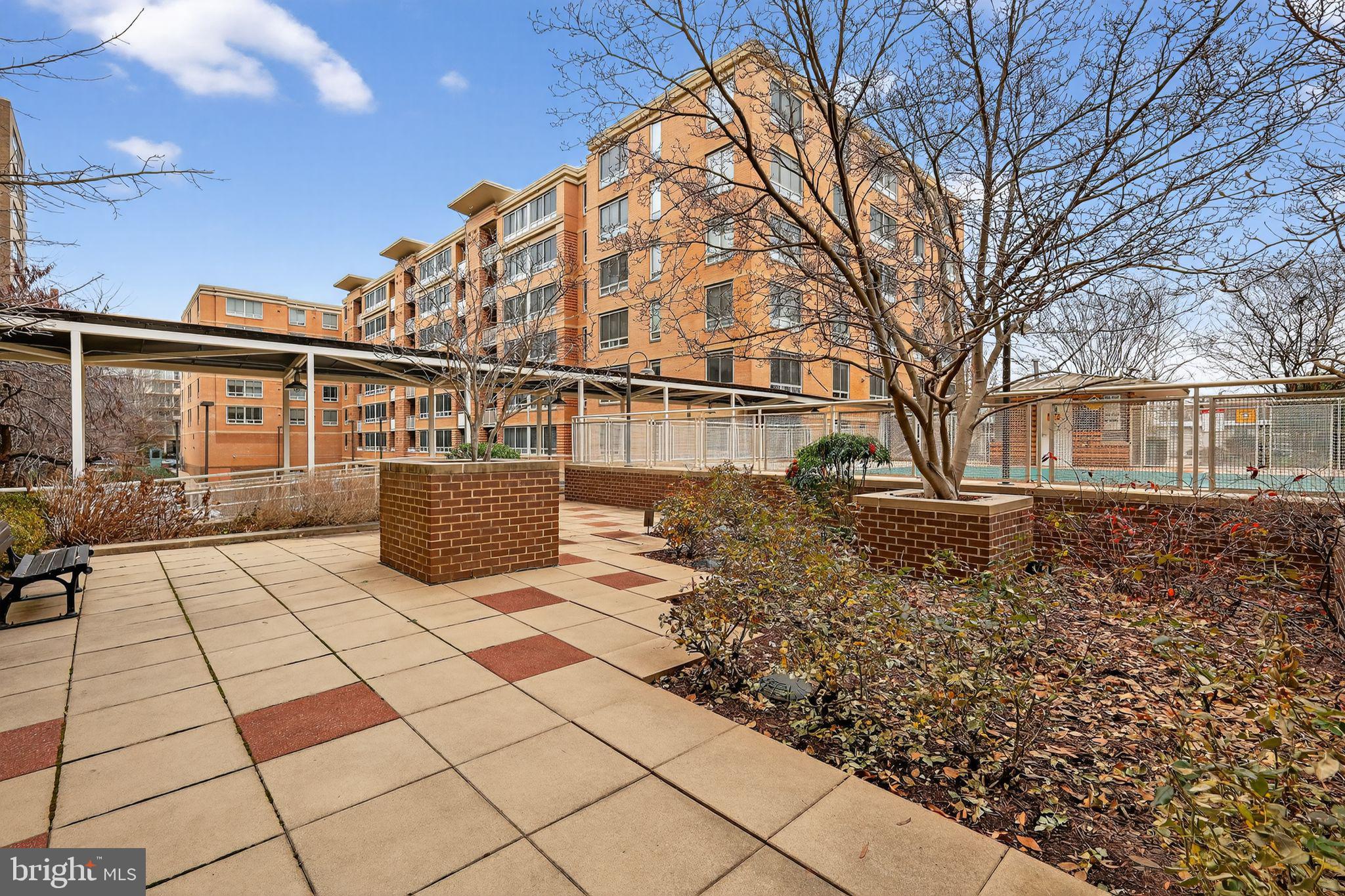 800 4TH STREET SW S124