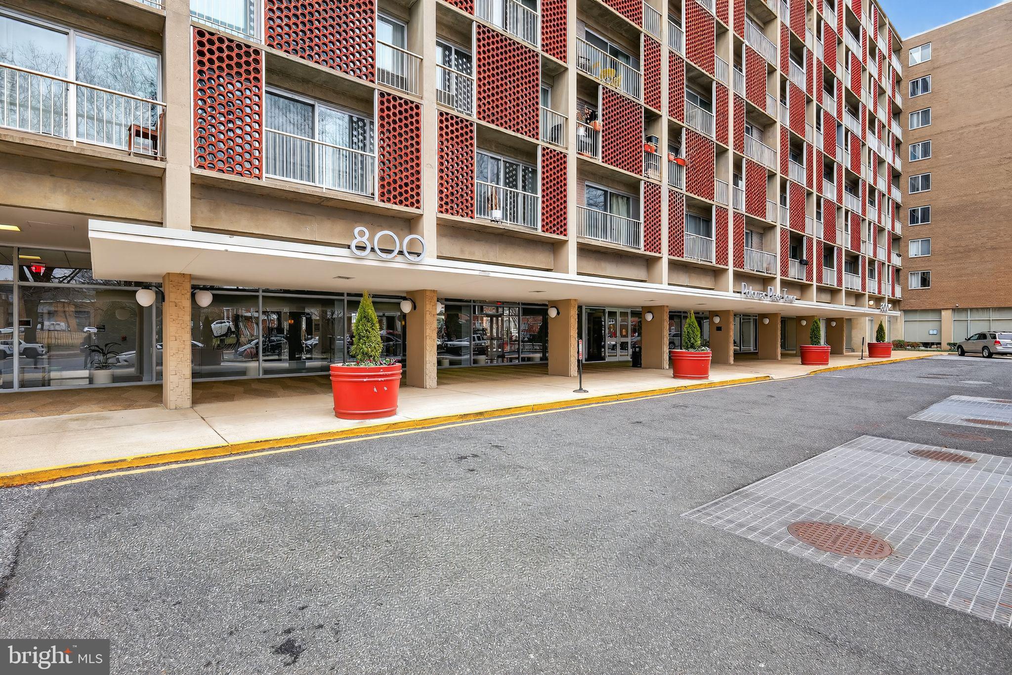 800 4TH STREET SW S124