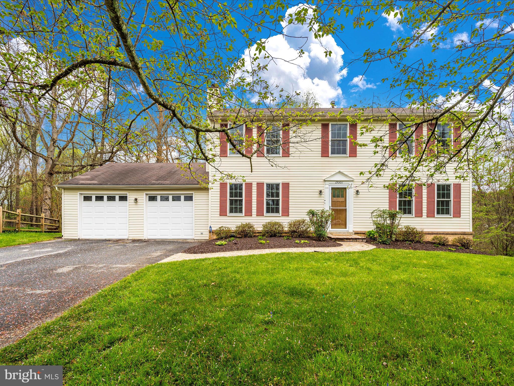 HUNTERS WOODS - Residential