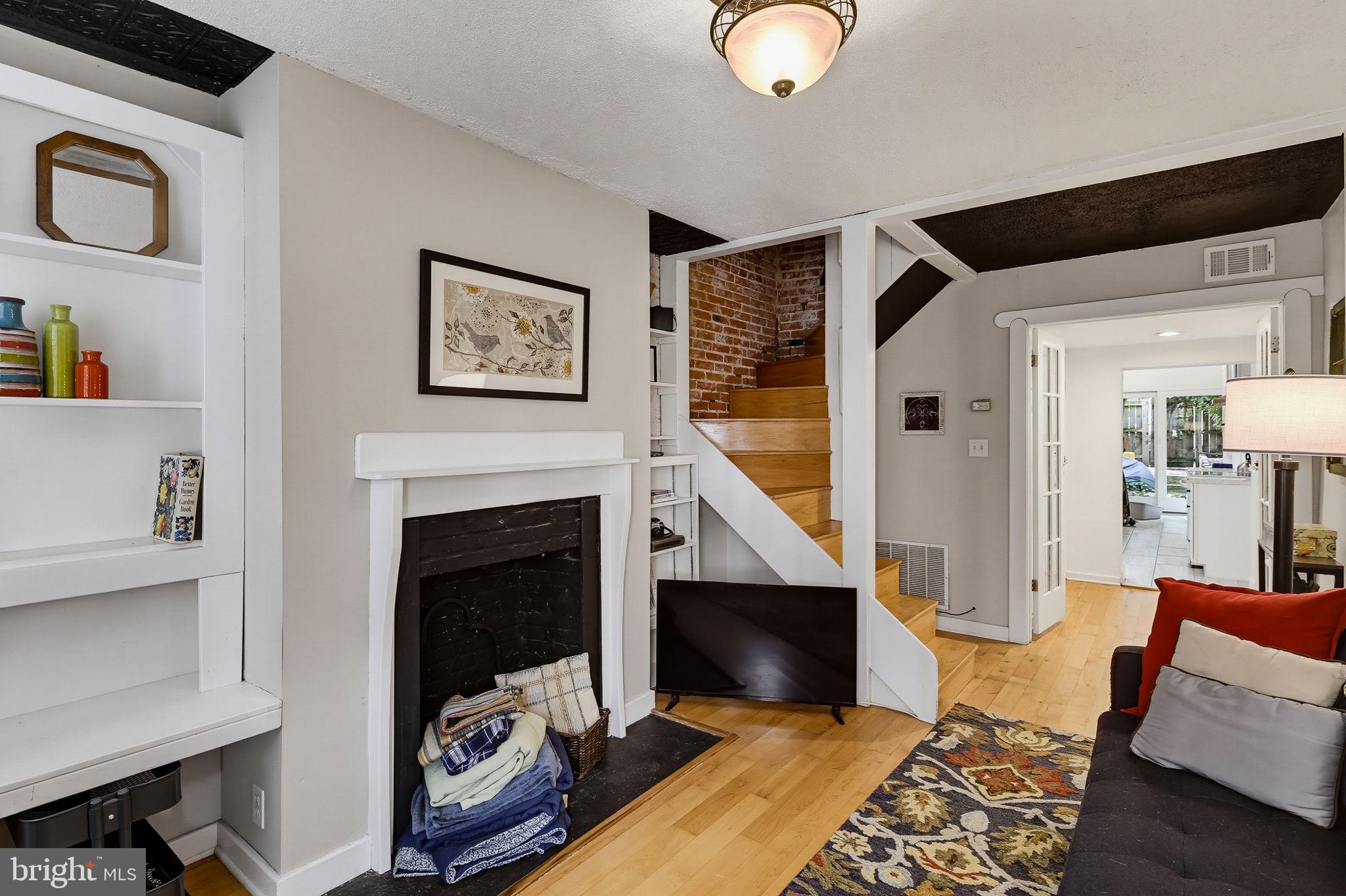 109 E GITTINGS STREET