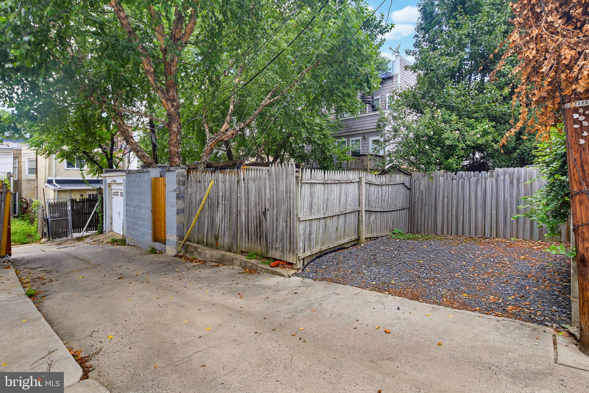 109 E GITTINGS STREET