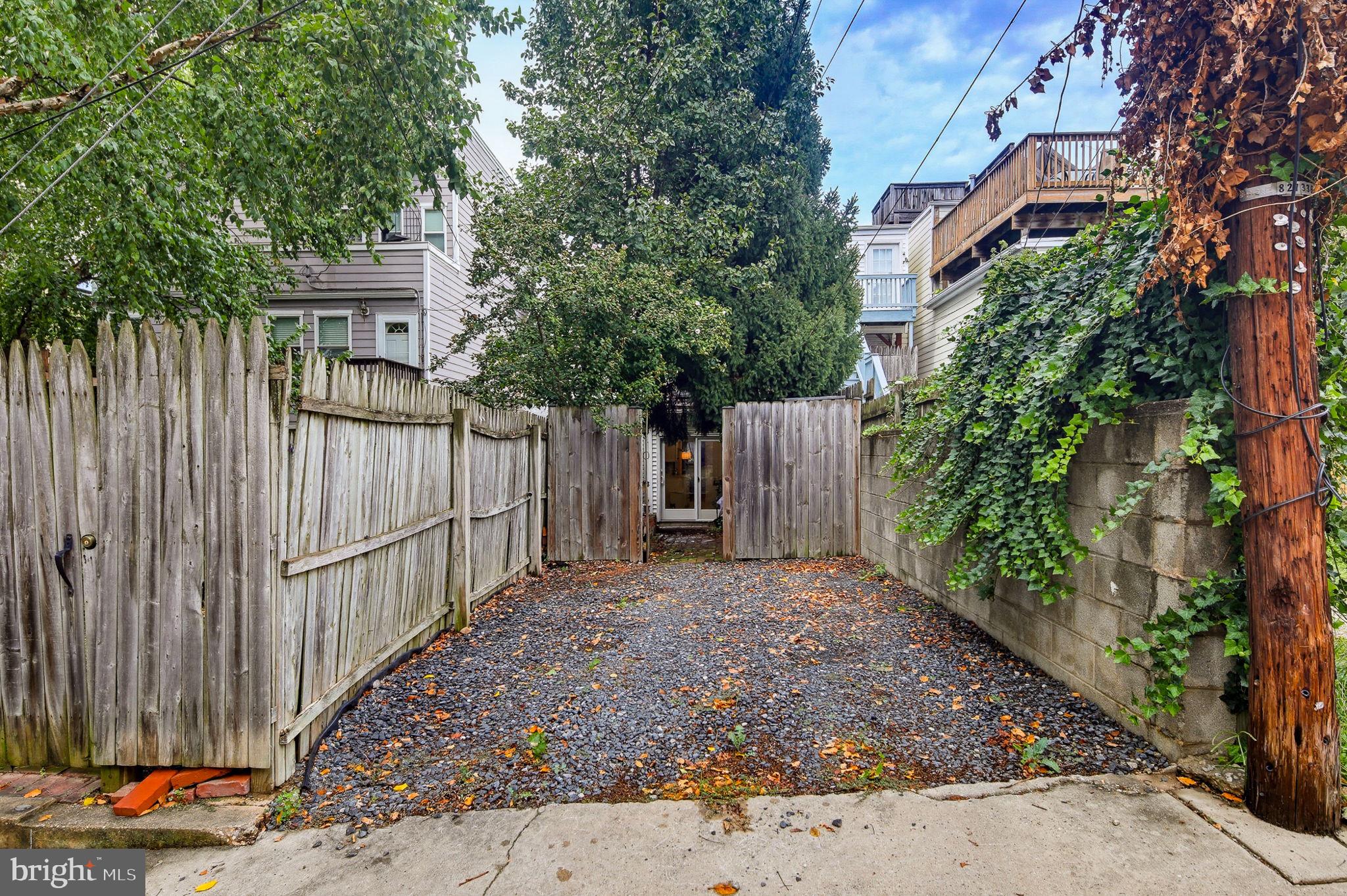 109 E GITTINGS STREET