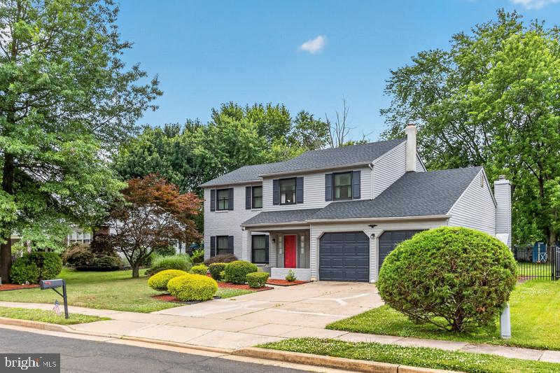 4 DICKENS LANE
