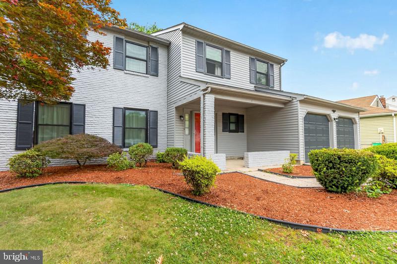4 DICKENS LANE