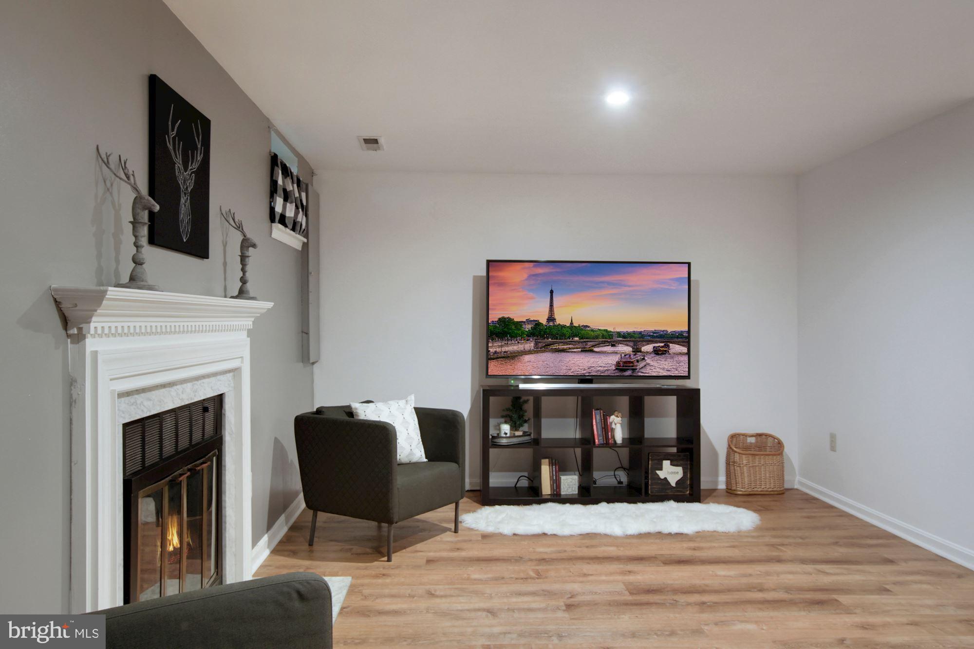 LONGMEAD CROSSING - Residential