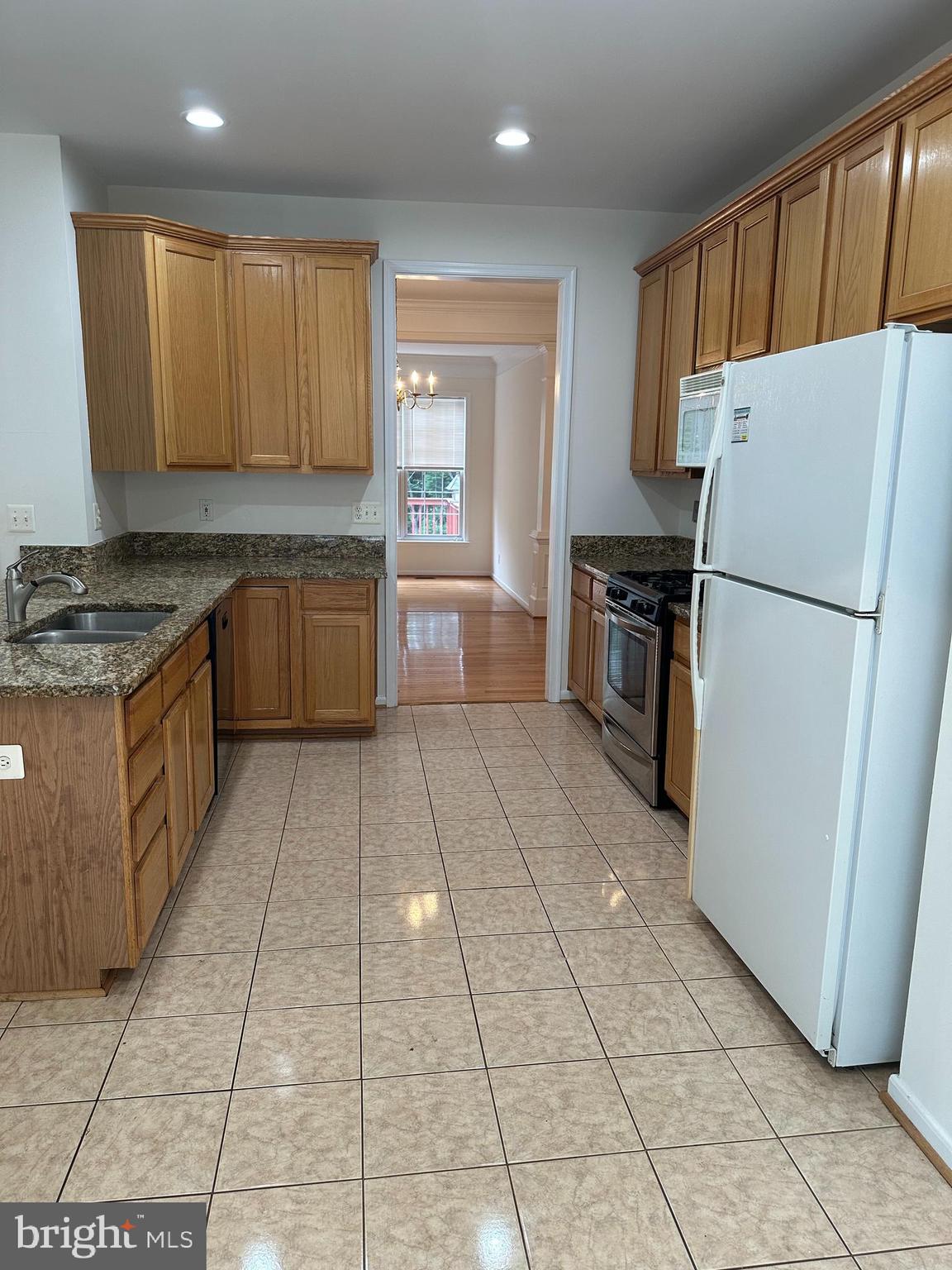 VIENNA METRO - Residential Lease