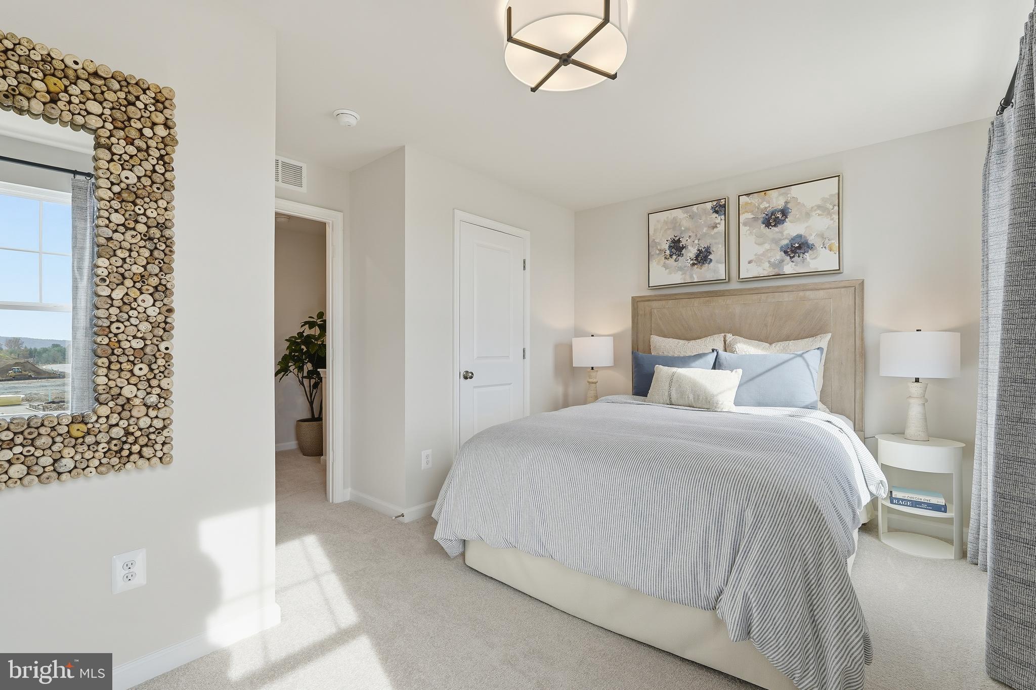 PRESIDENTS POINTE - Residential