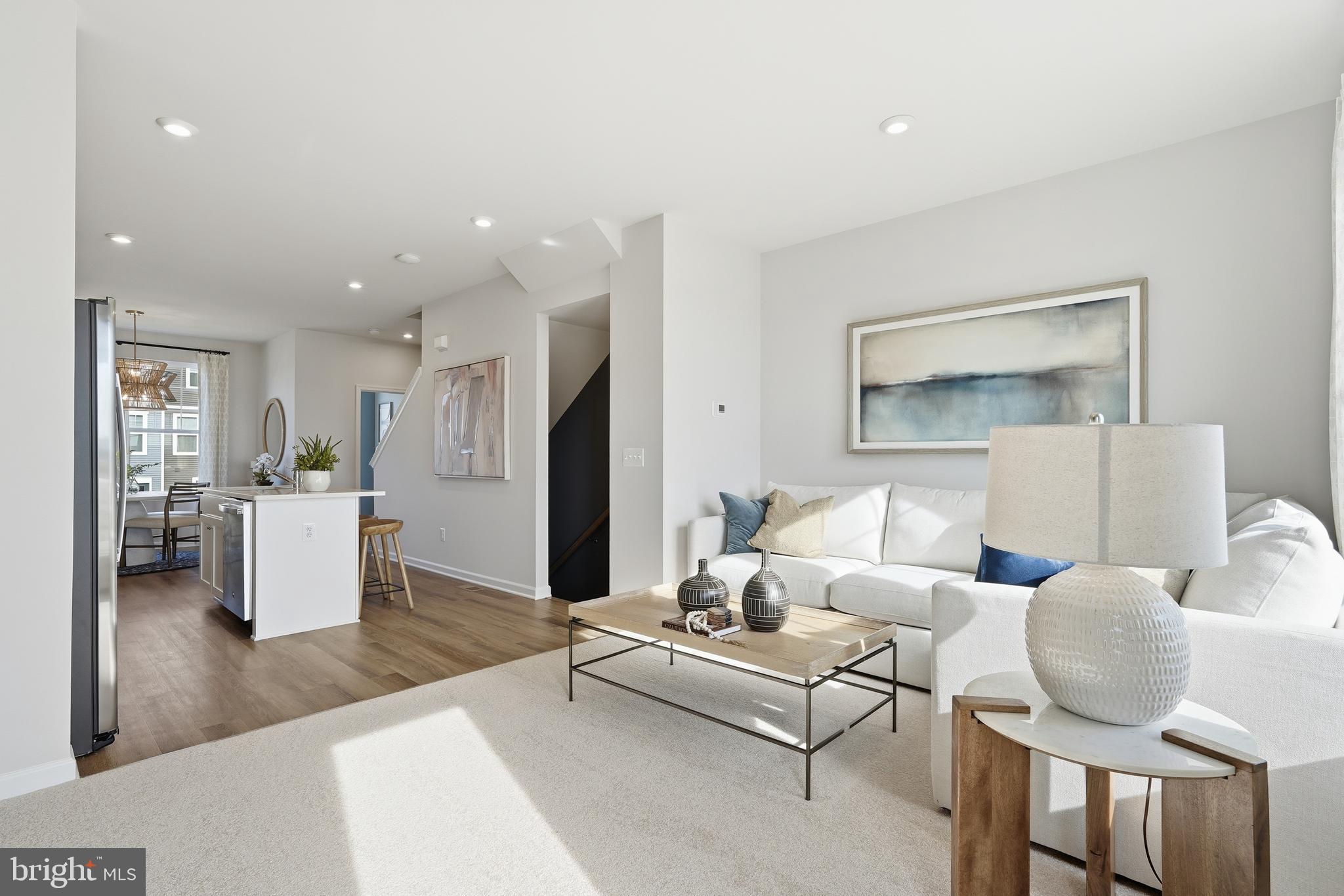 PRESIDENTS POINTE - Residential