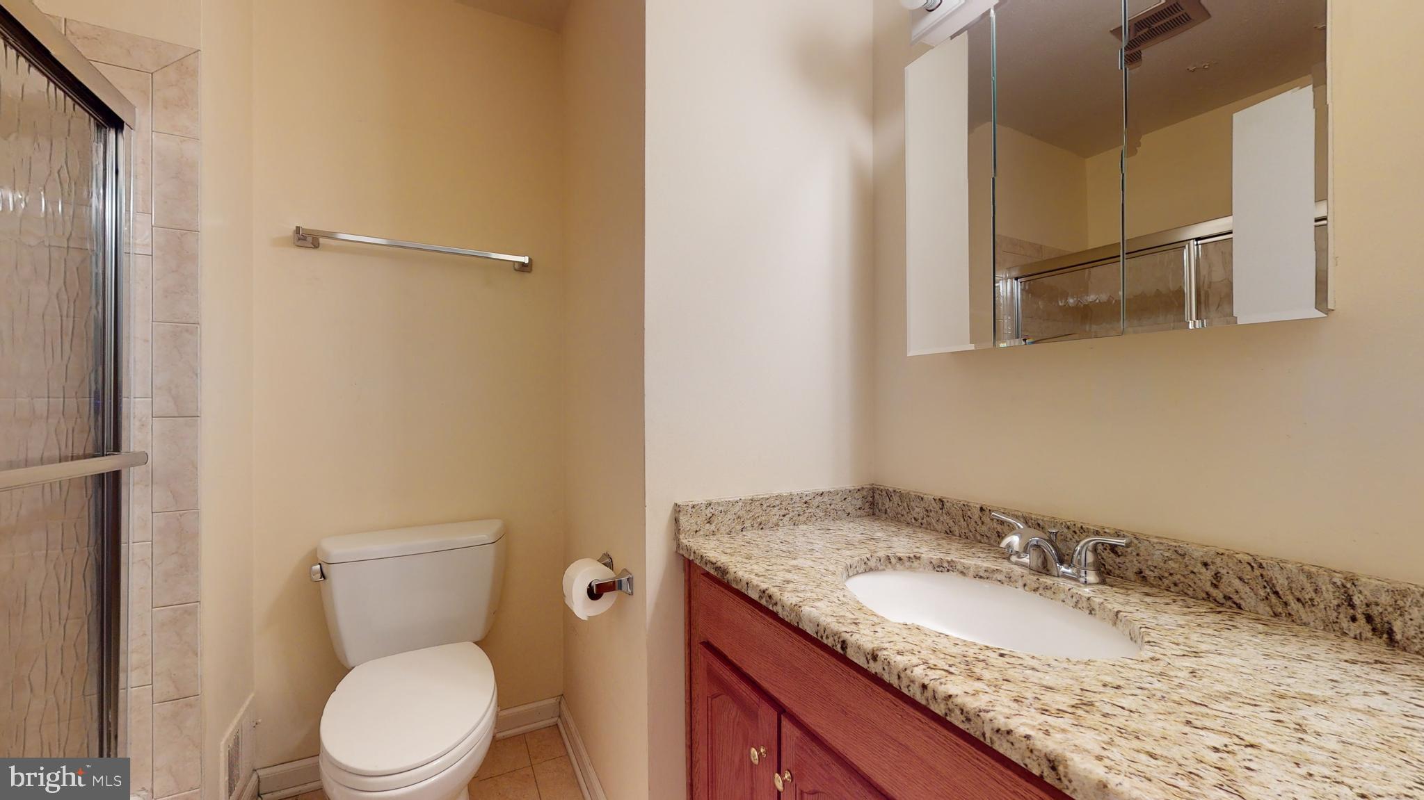 MANOR LAKE - Residential