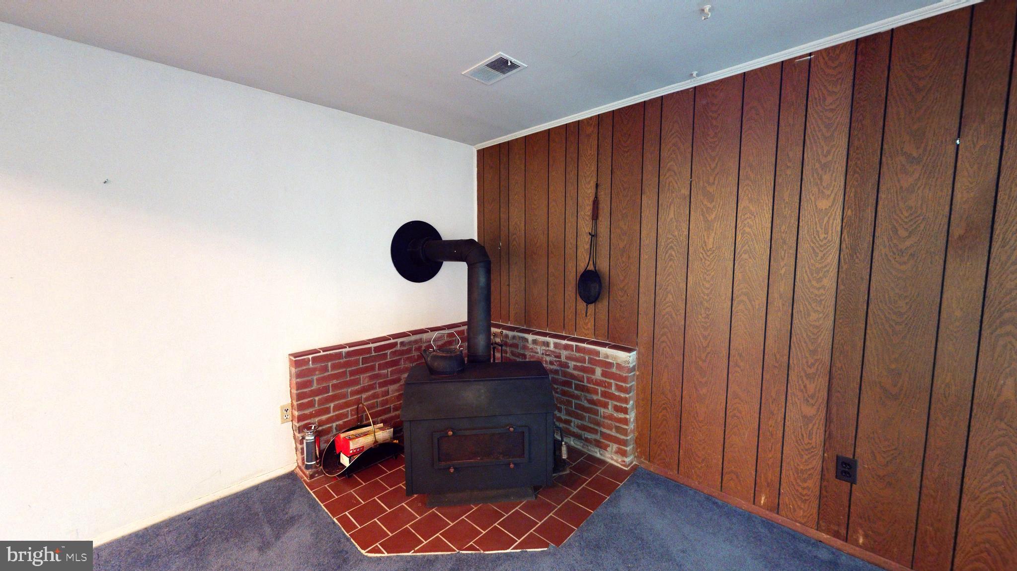 MANOR LAKE - Residential