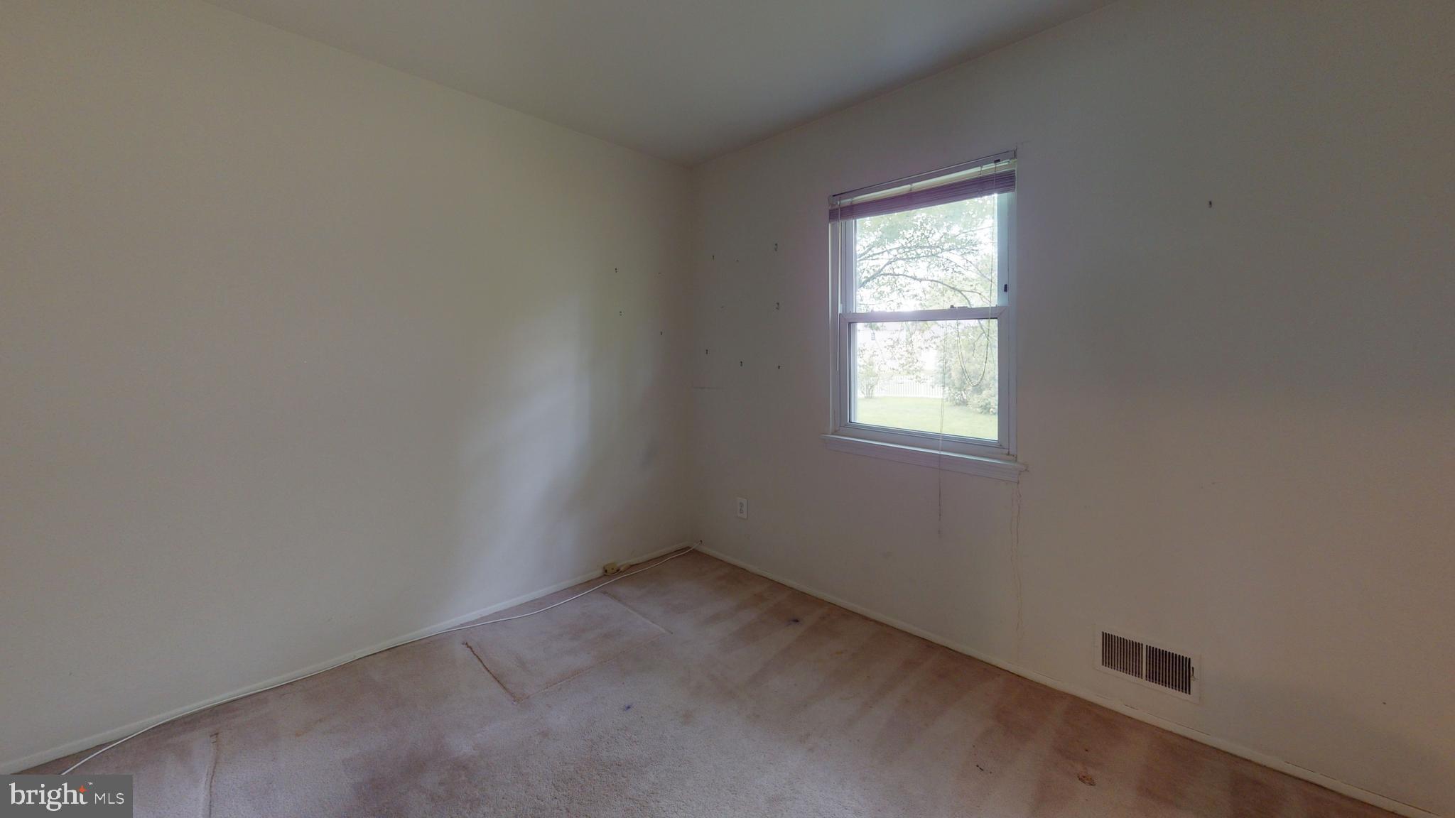 MANOR LAKE - Residential