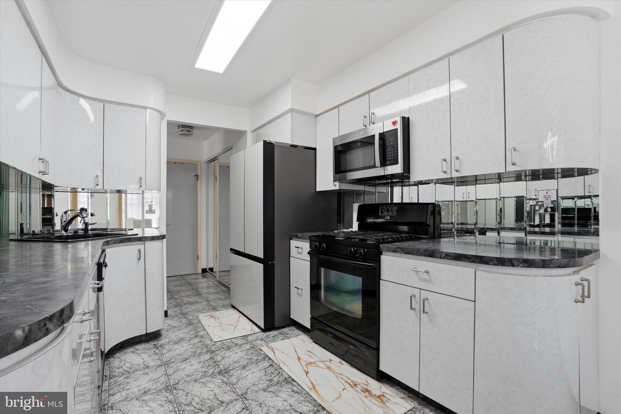 SOMERTON - Residential