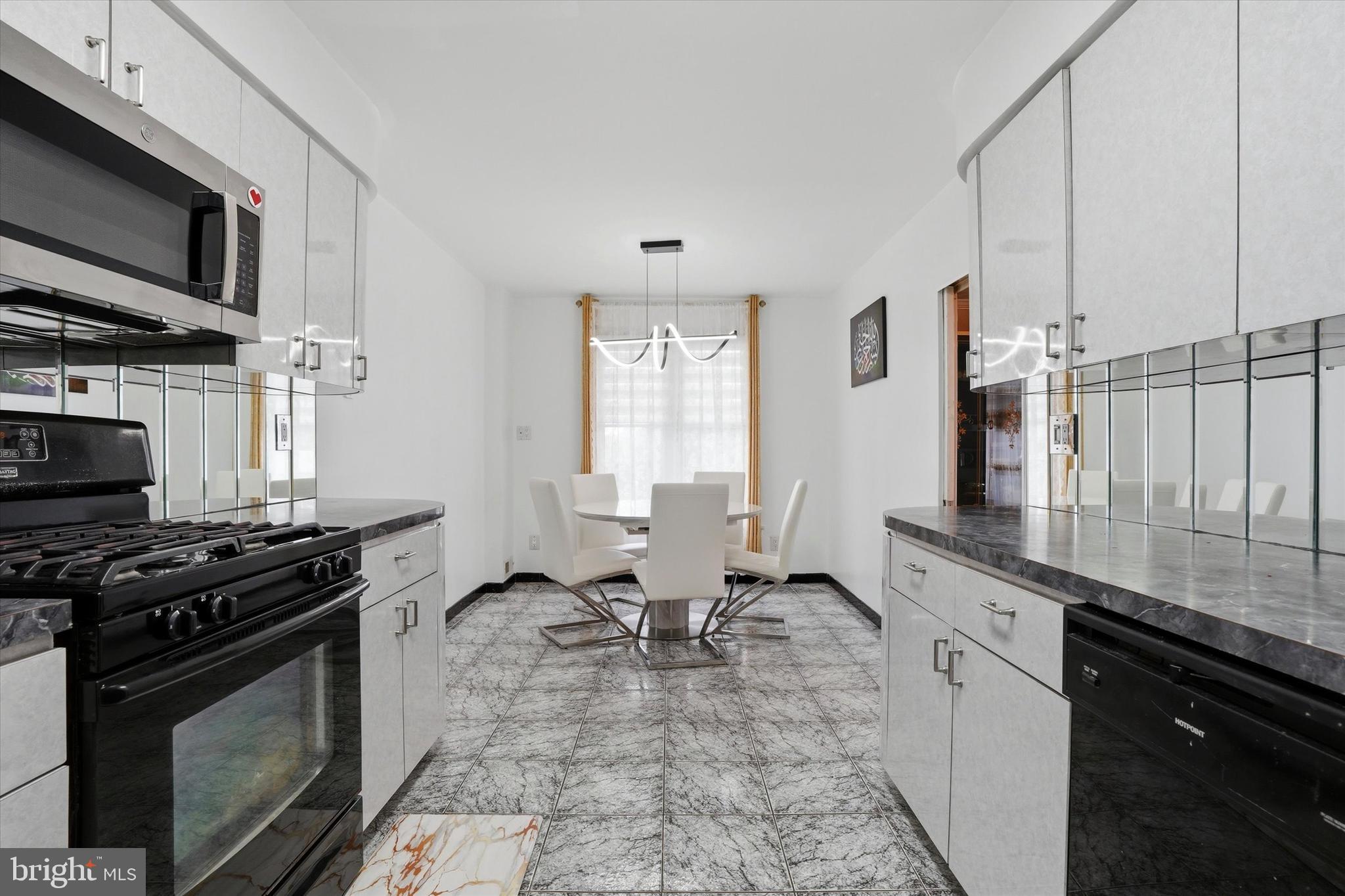 SOMERTON - Residential