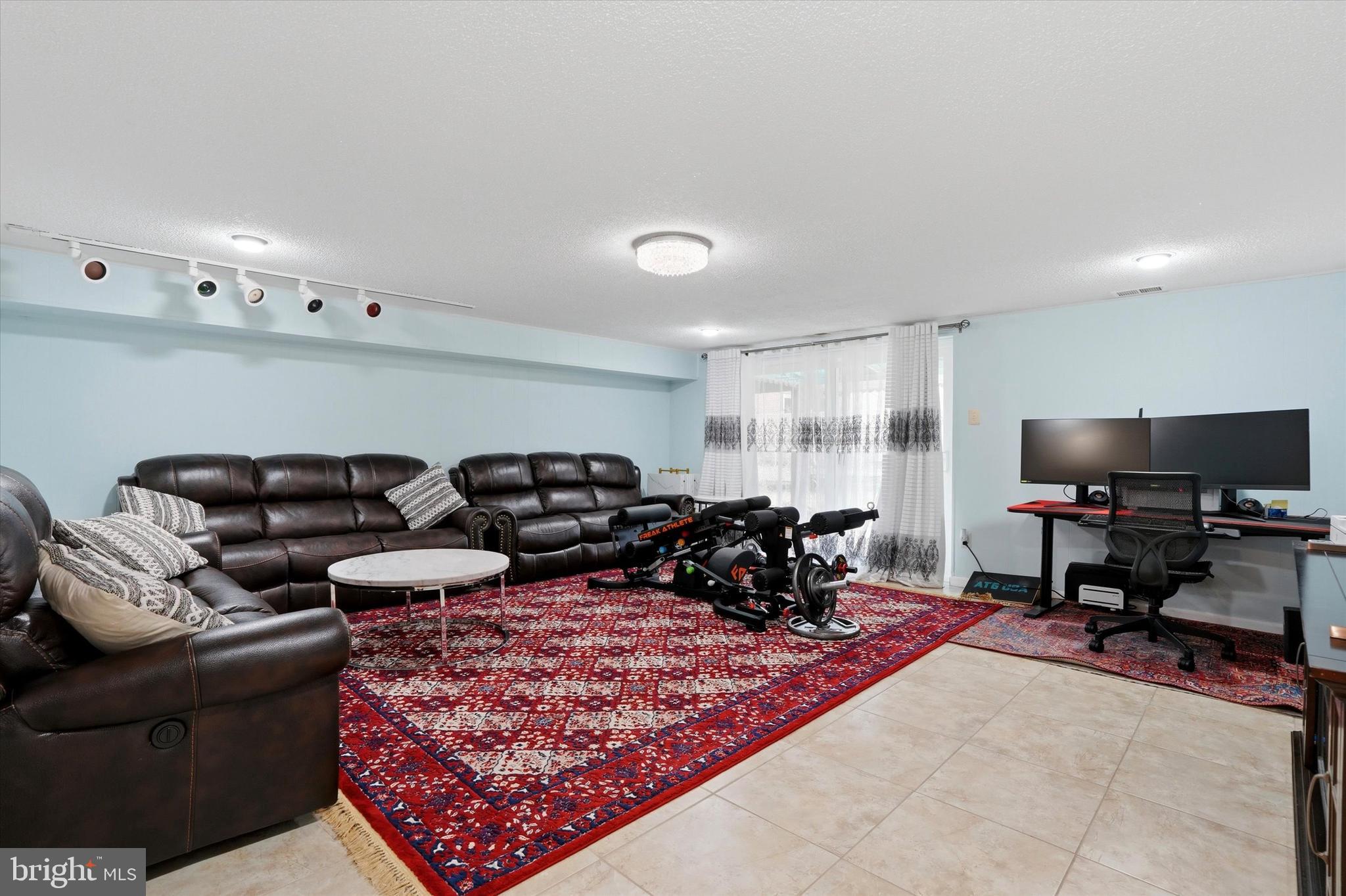 SOMERTON - Residential