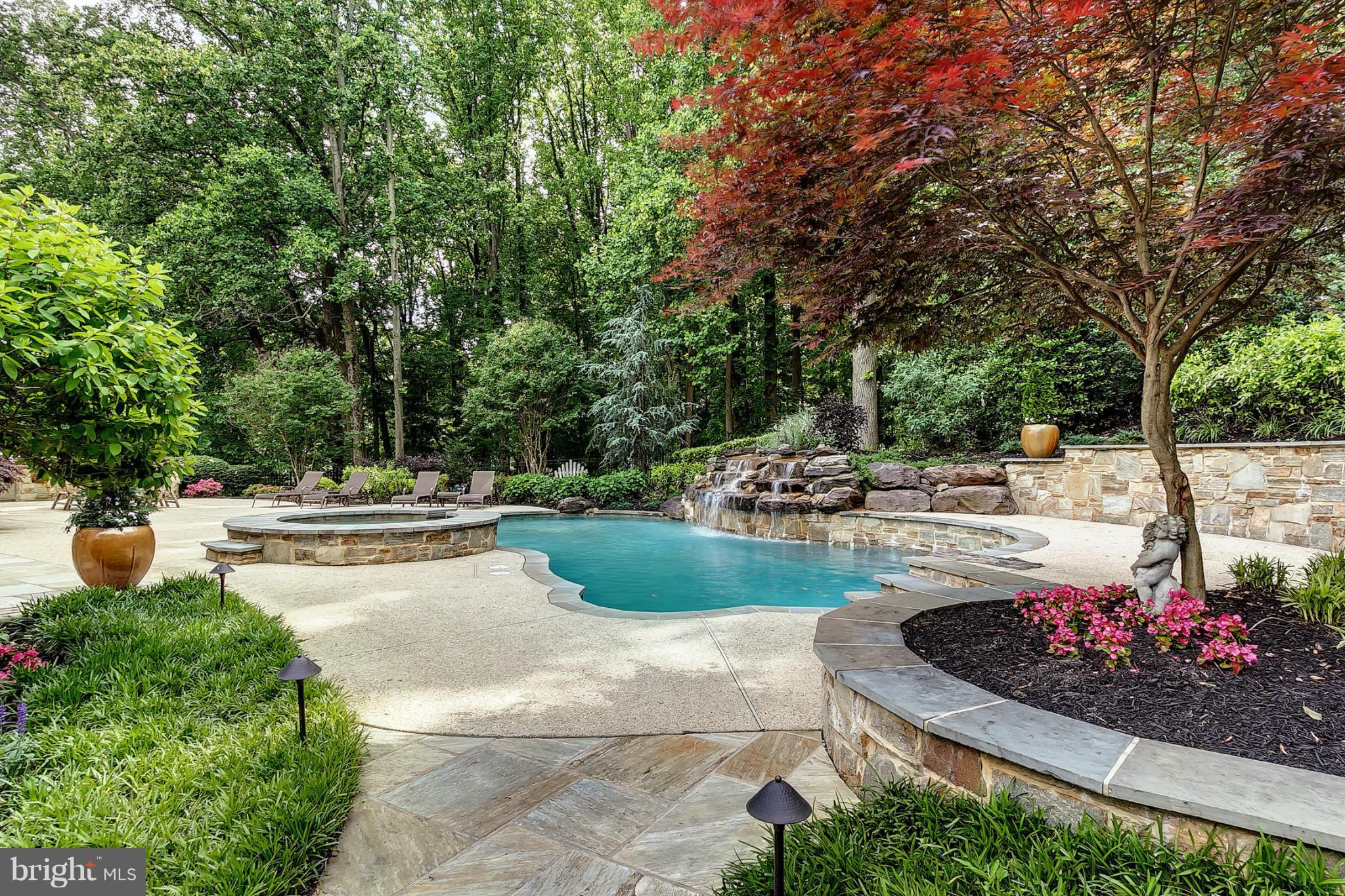 HILLENDALE COUNTRY CLUB - Residential