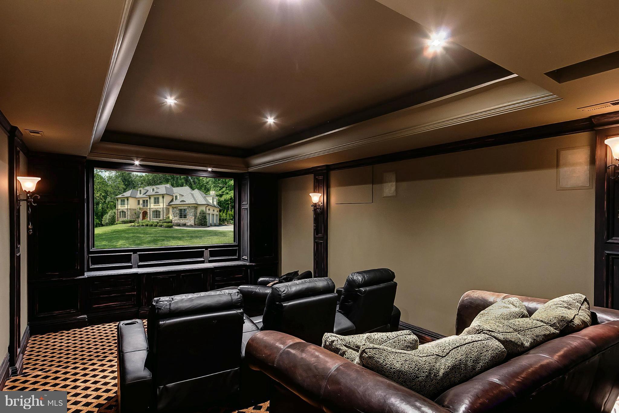 HILLENDALE COUNTRY CLUB - Residential