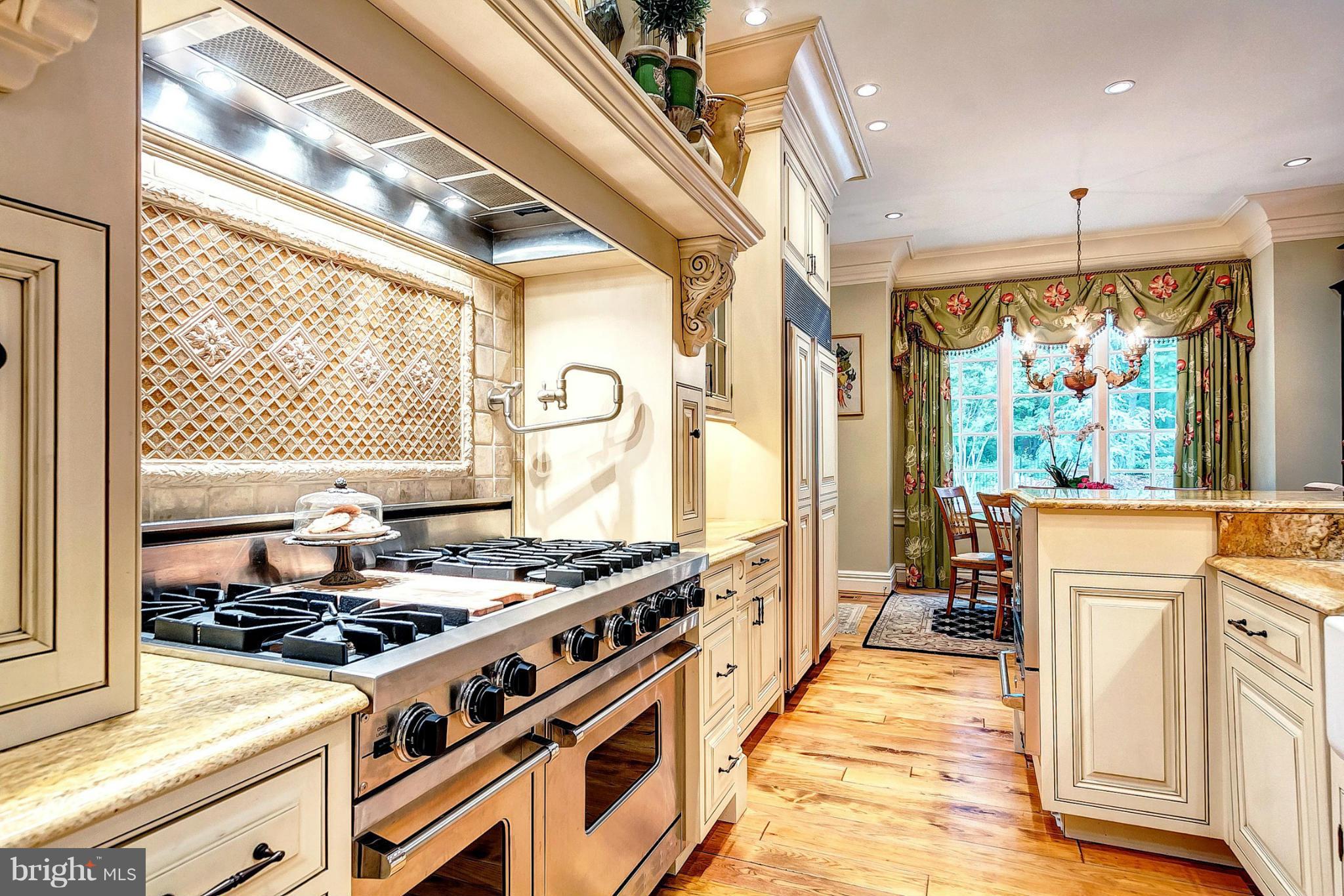 HILLENDALE COUNTRY CLUB - Residential