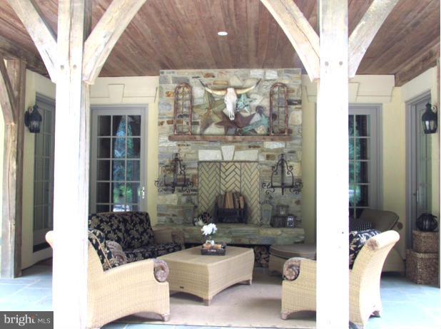 HILLENDALE COUNTRY CLUB - Residential