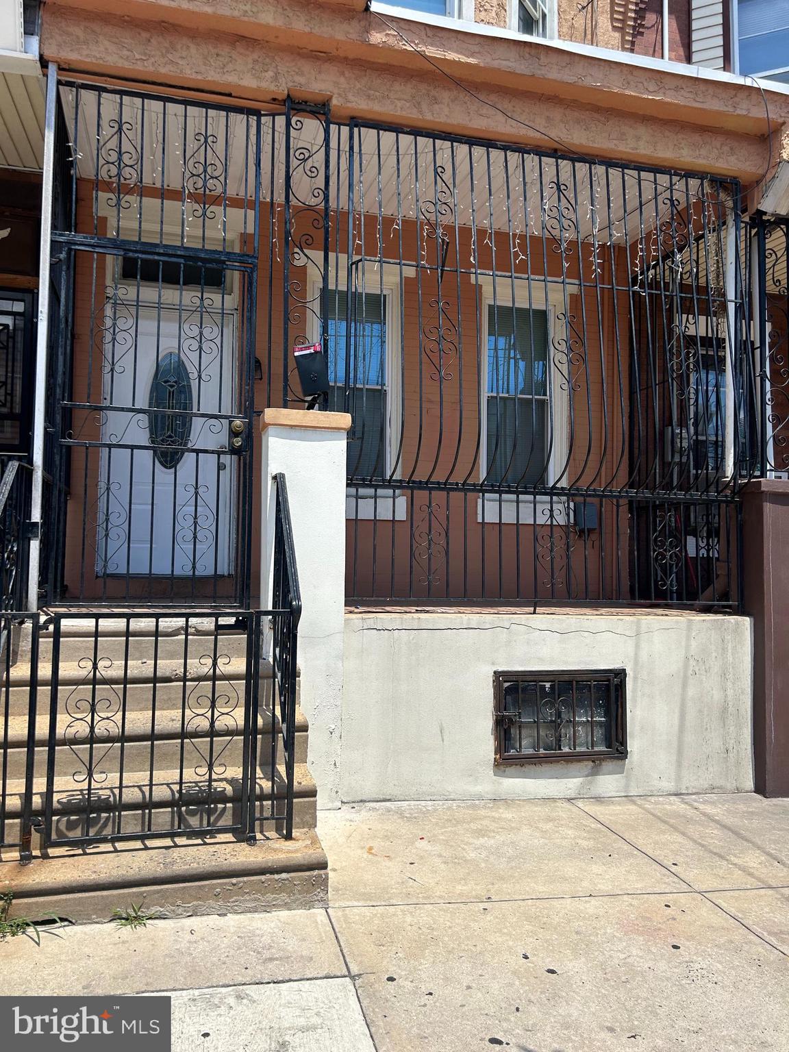 211 E ONTARIO STREET