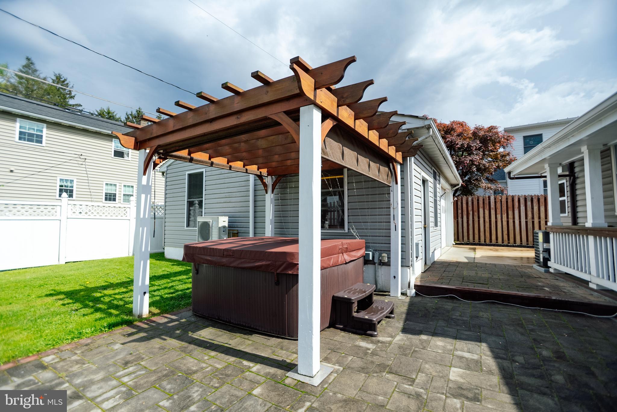 GREEN MEADOWS - Residential