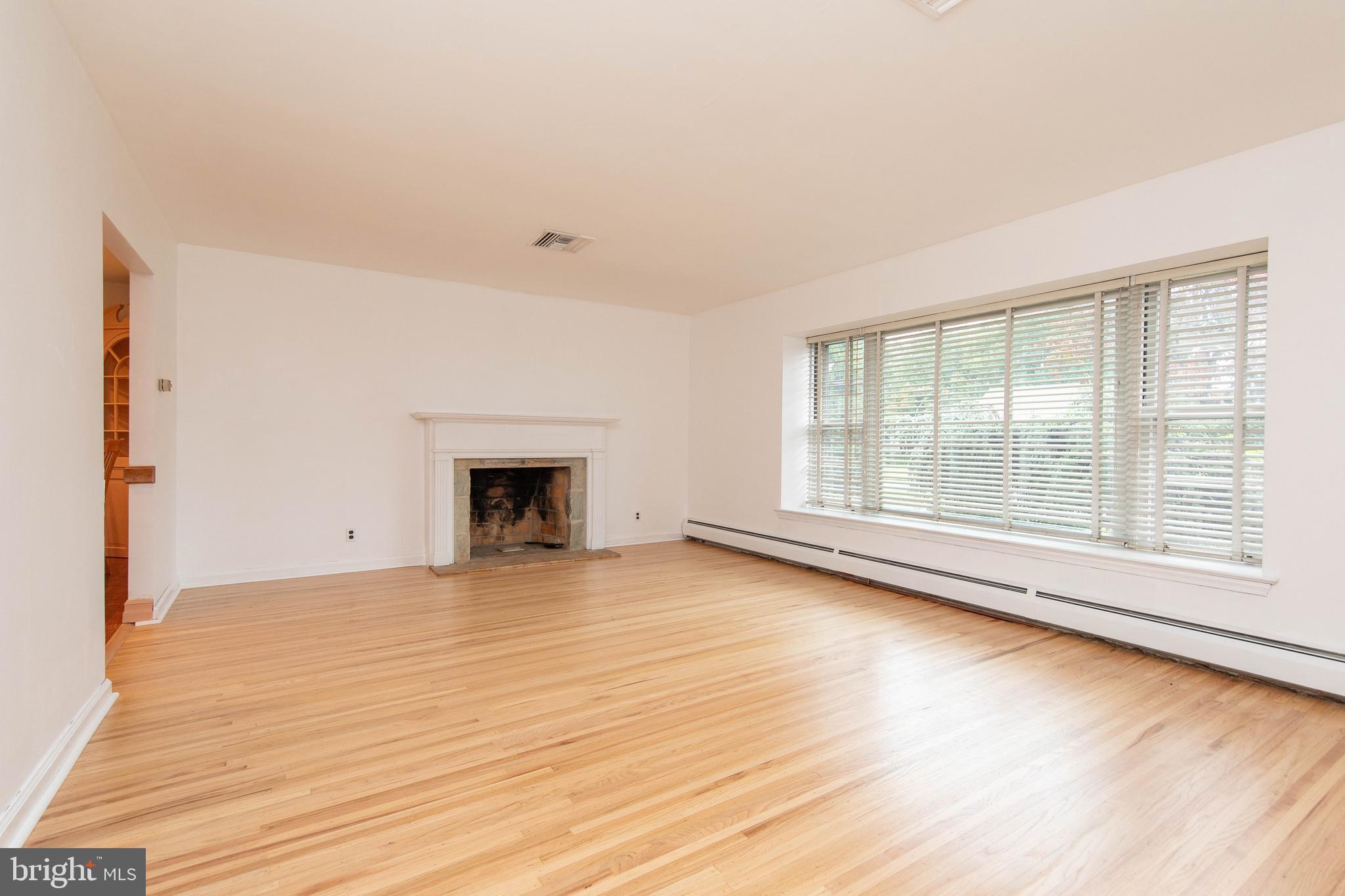 HUNTINGDON VALLEY - Residential