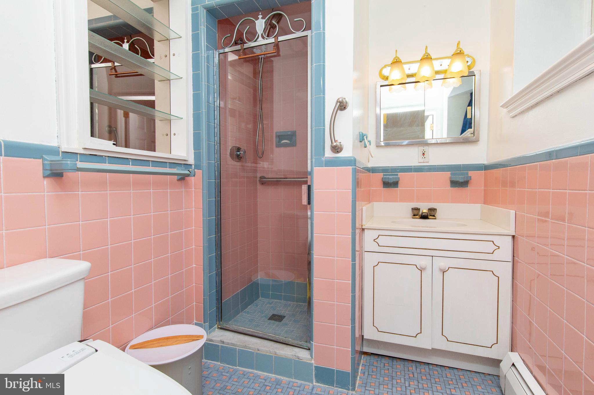 HUNTINGDON VALLEY - Residential