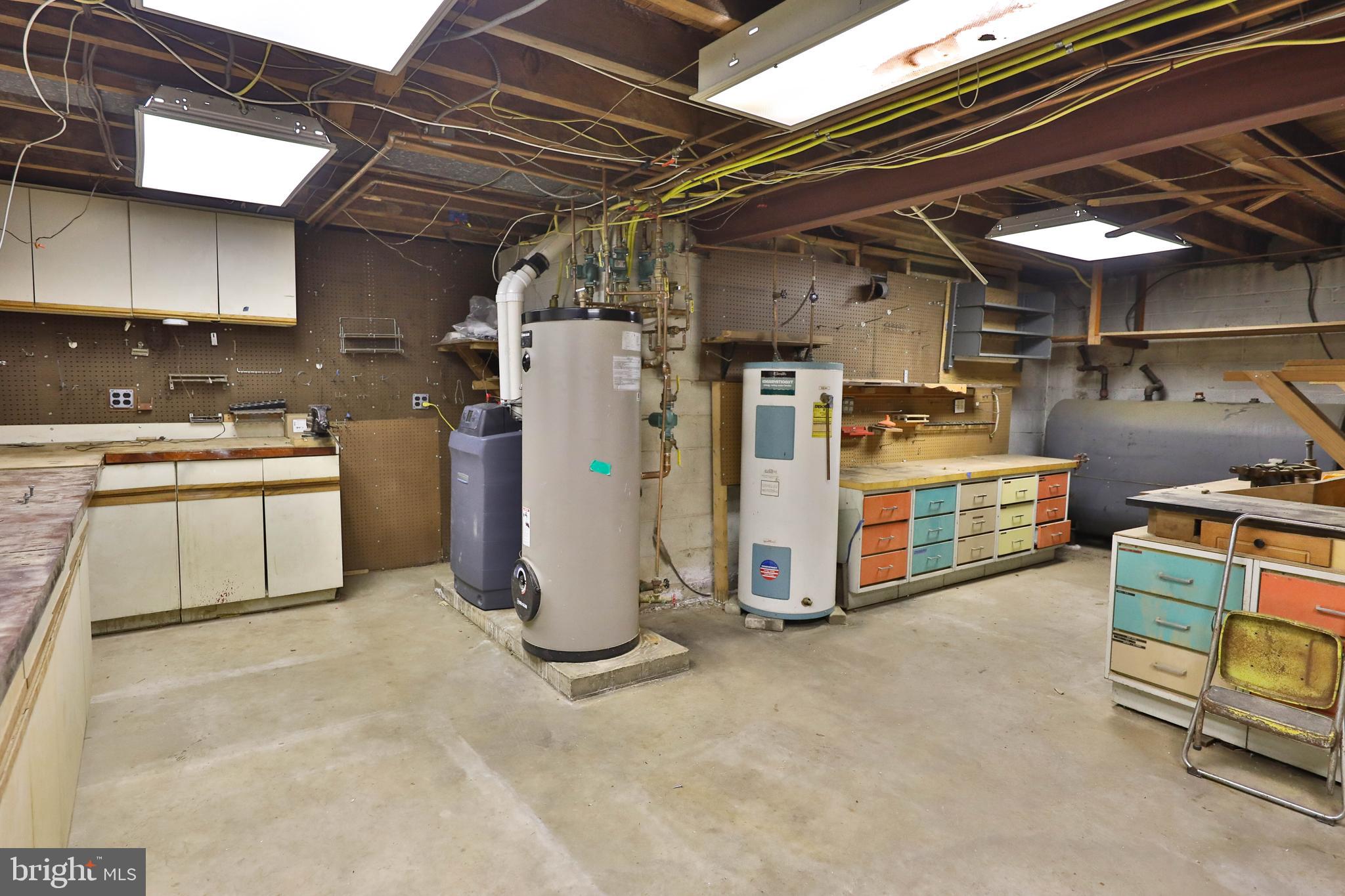 HUNTINGDON VALLEY - Residential