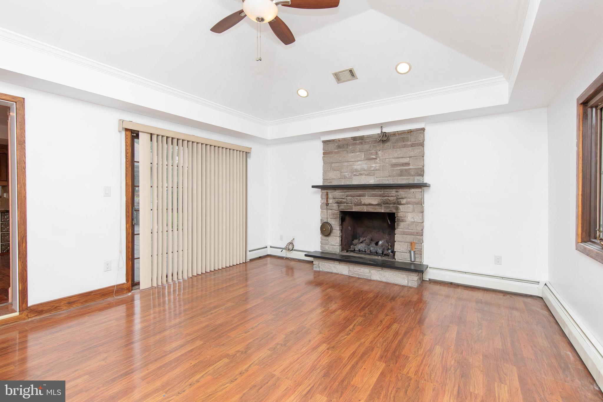 HUNTINGDON VALLEY - Residential