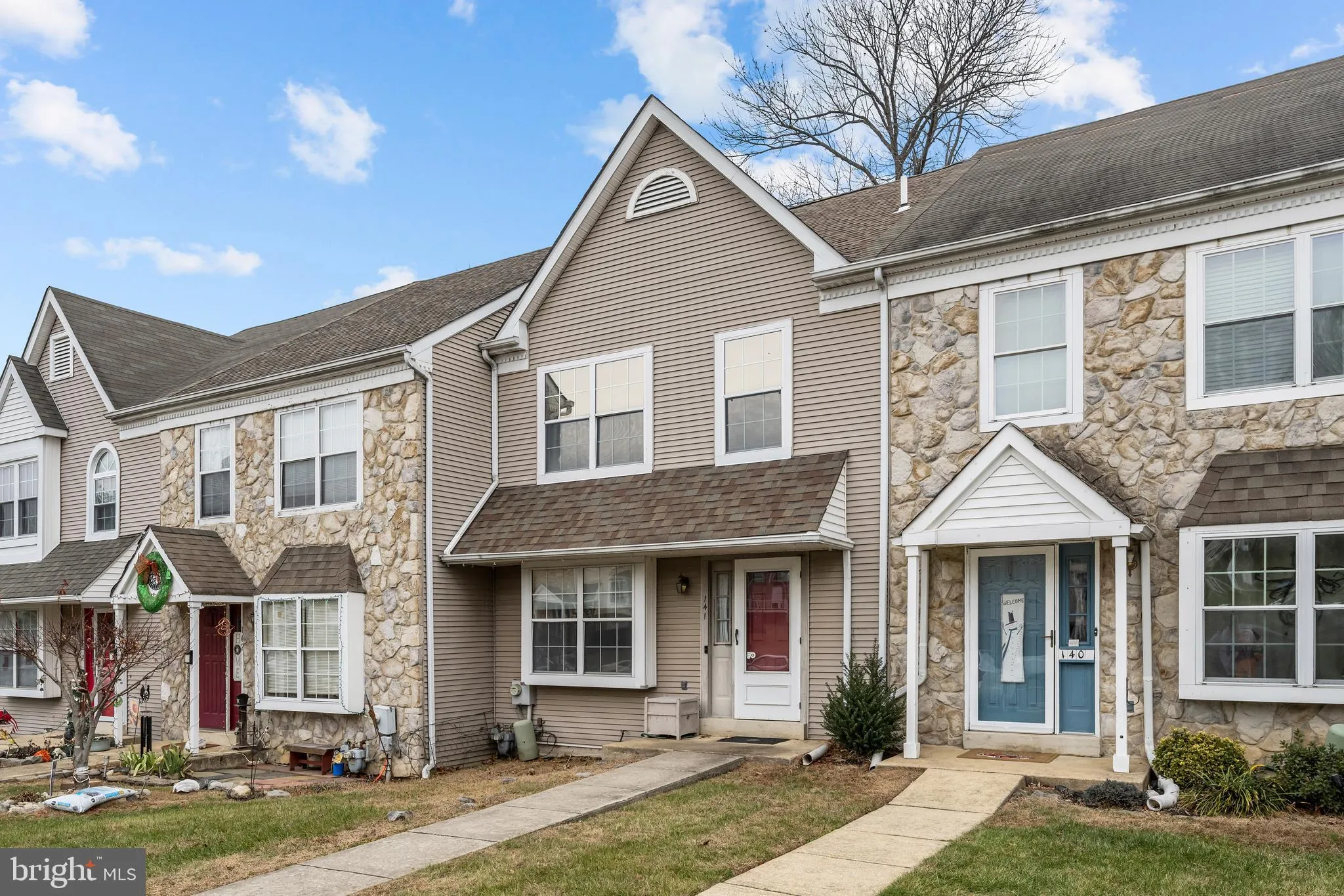 Aston, Pennsylvania 19014, United States, 2 Bedrooms Bedrooms, ,2 BathroomsBathrooms,Residential,Contingent,24929