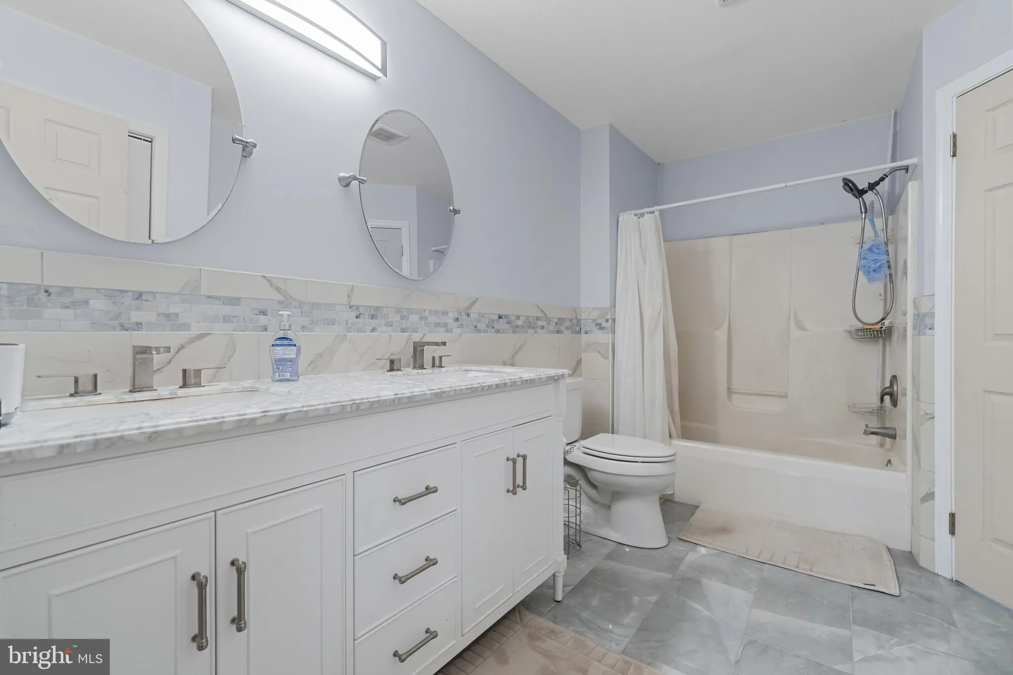 Aston, Pennsylvania 19014, United States, 2 Bedrooms Bedrooms, ,2 BathroomsBathrooms,Residential,Contingent,24929