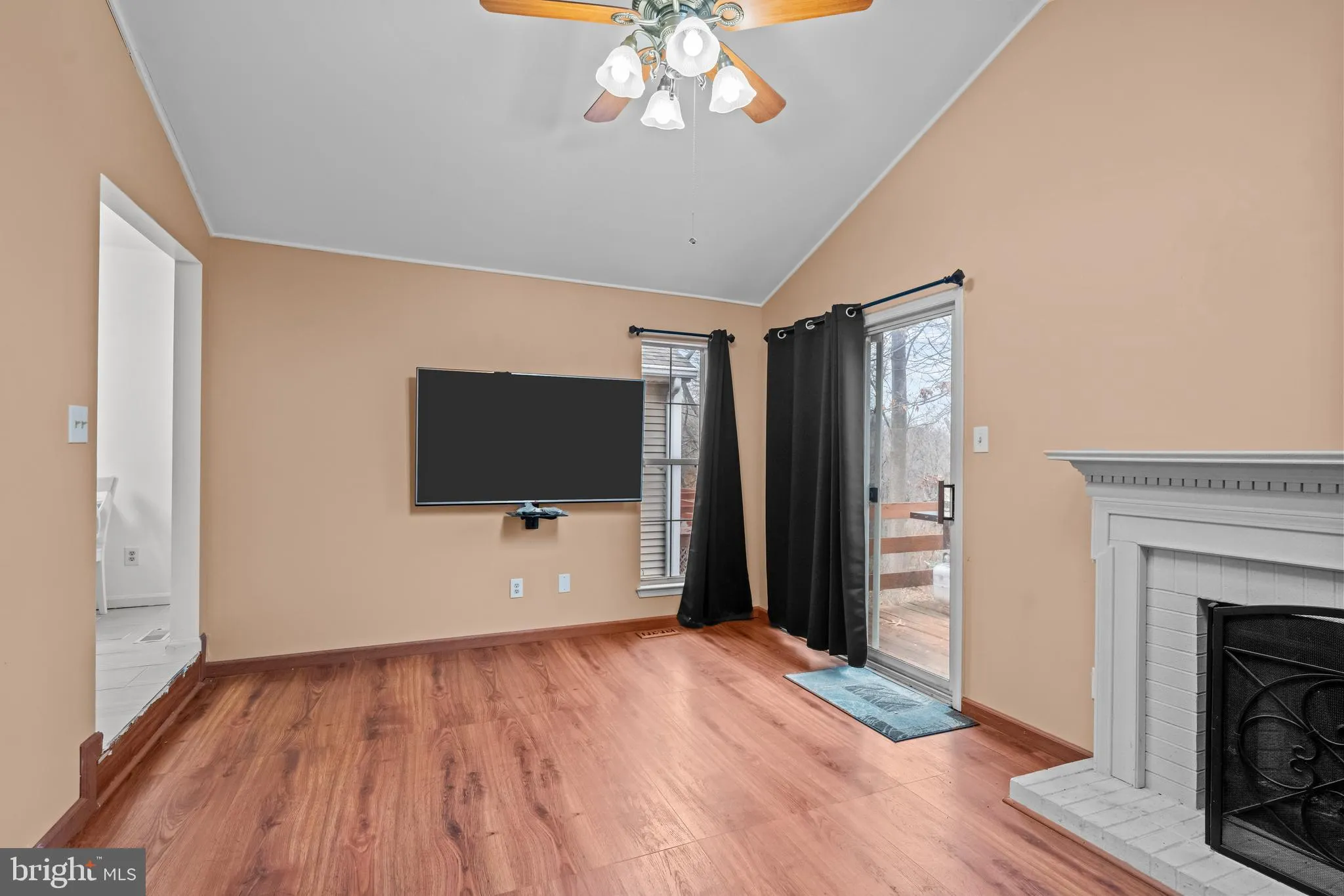 Aston, Pennsylvania 19014, United States, 2 Bedrooms Bedrooms, ,2 BathroomsBathrooms,Residential,Contingent,24929