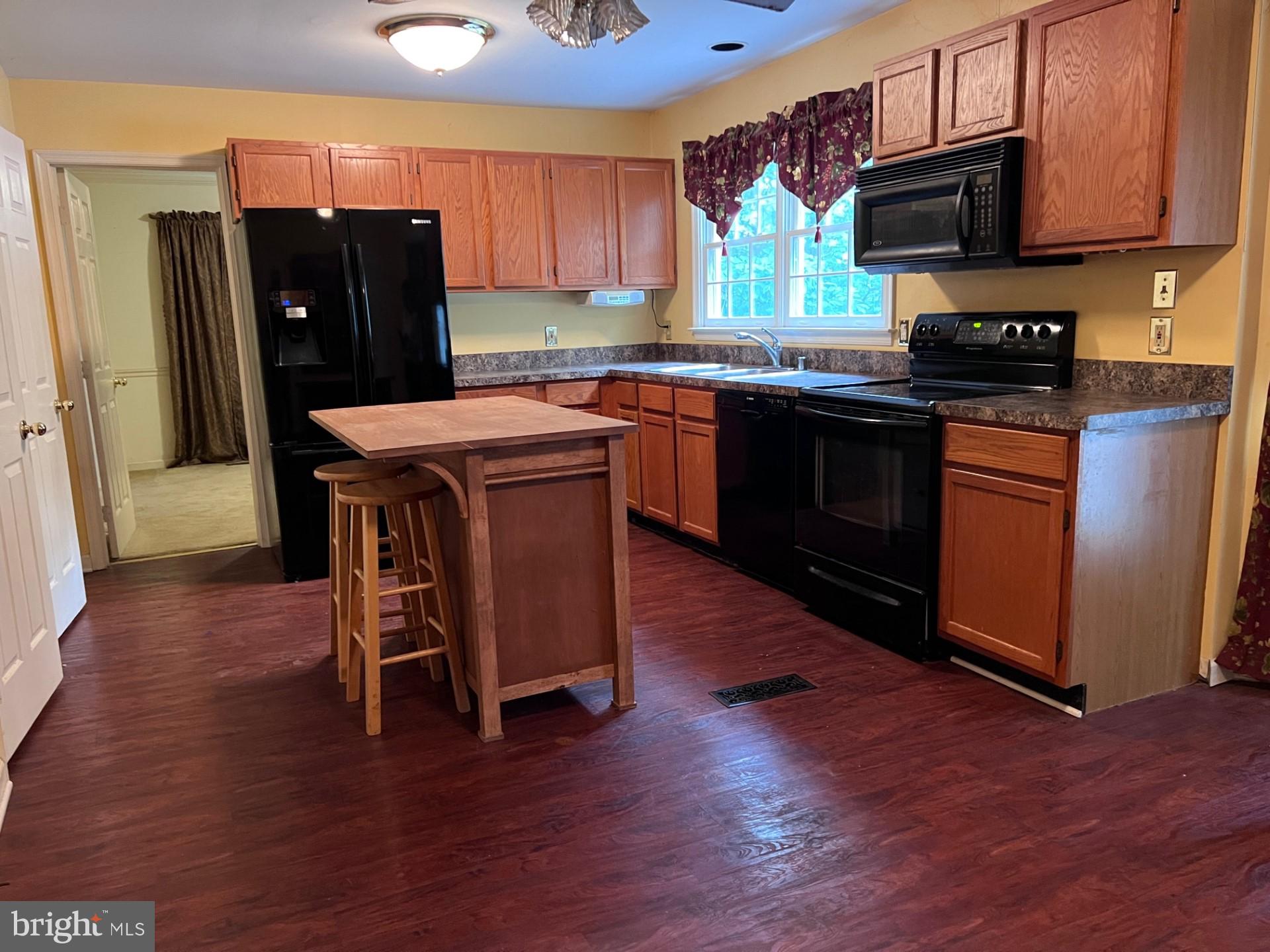 CANNON KNOLLS - Residential