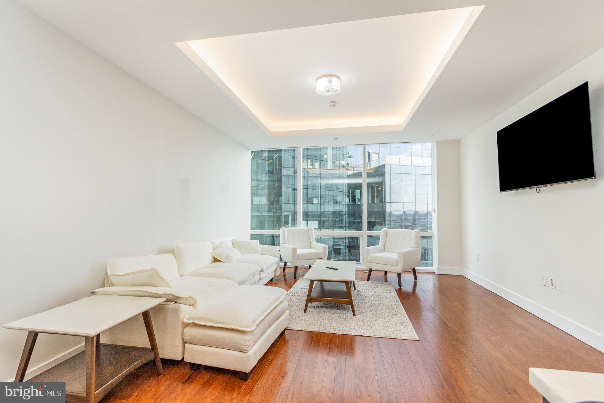 FOUR SEASONS PRIVATE RESIDENCES - Residential Lease