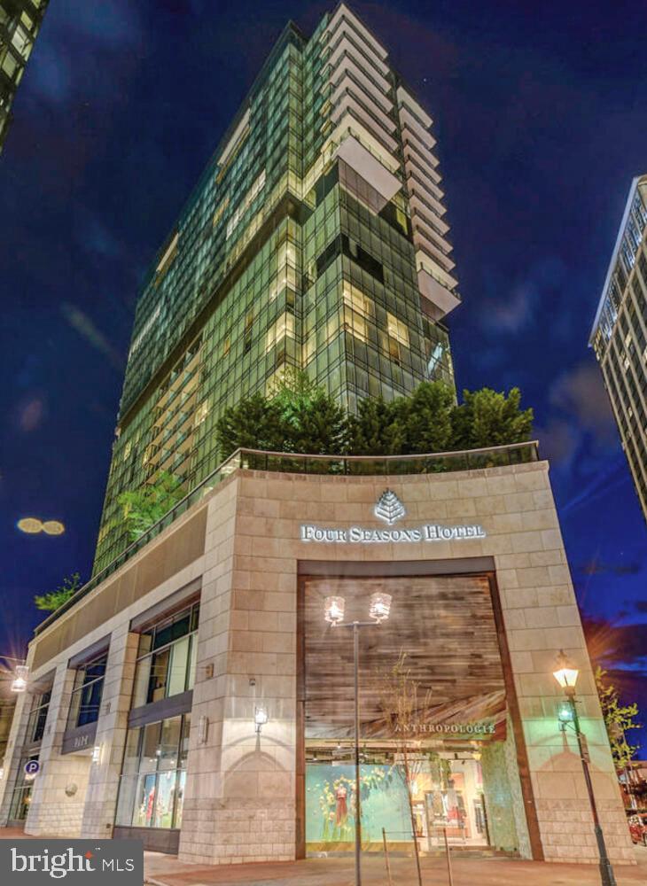 FOUR SEASONS PRIVATE RESIDENCES - Residential Lease