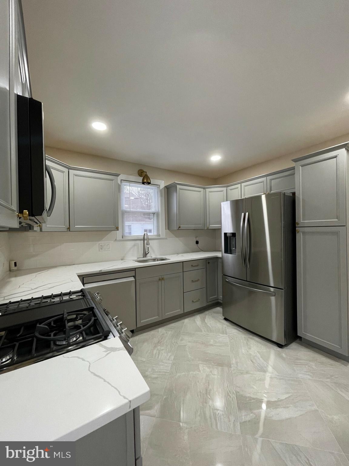 HILLCREST - Residential