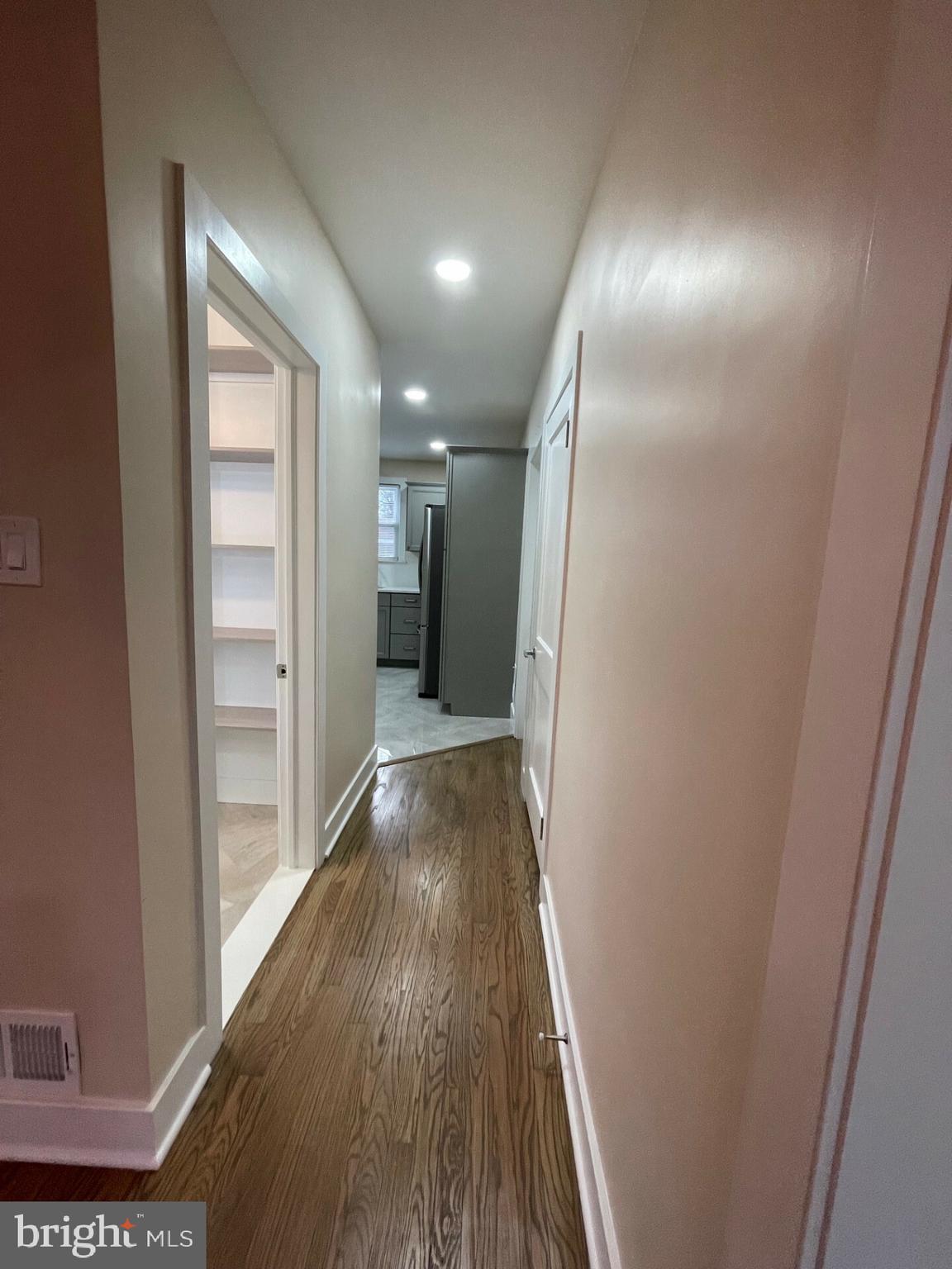 HILLCREST - Residential