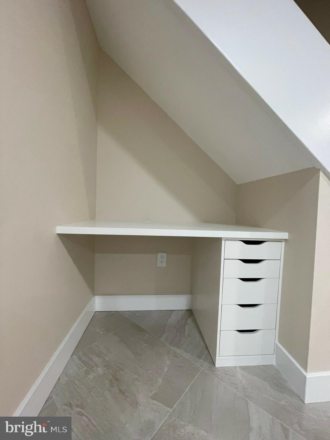 HILLCREST - Residential