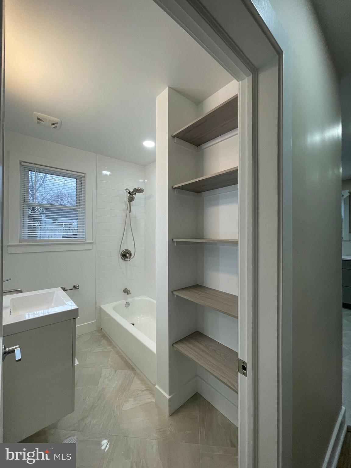 HILLCREST - Residential