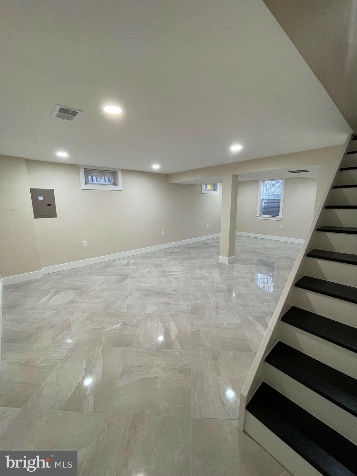 HILLCREST - Residential