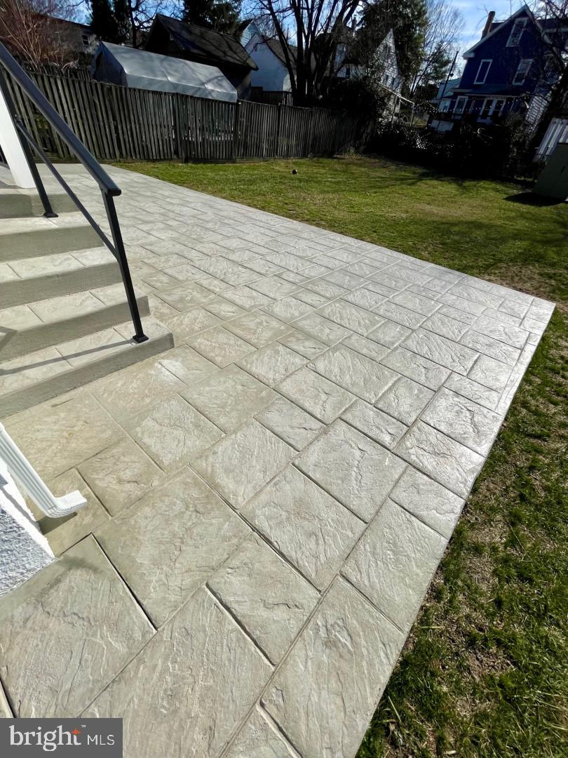 HILLCREST - Residential