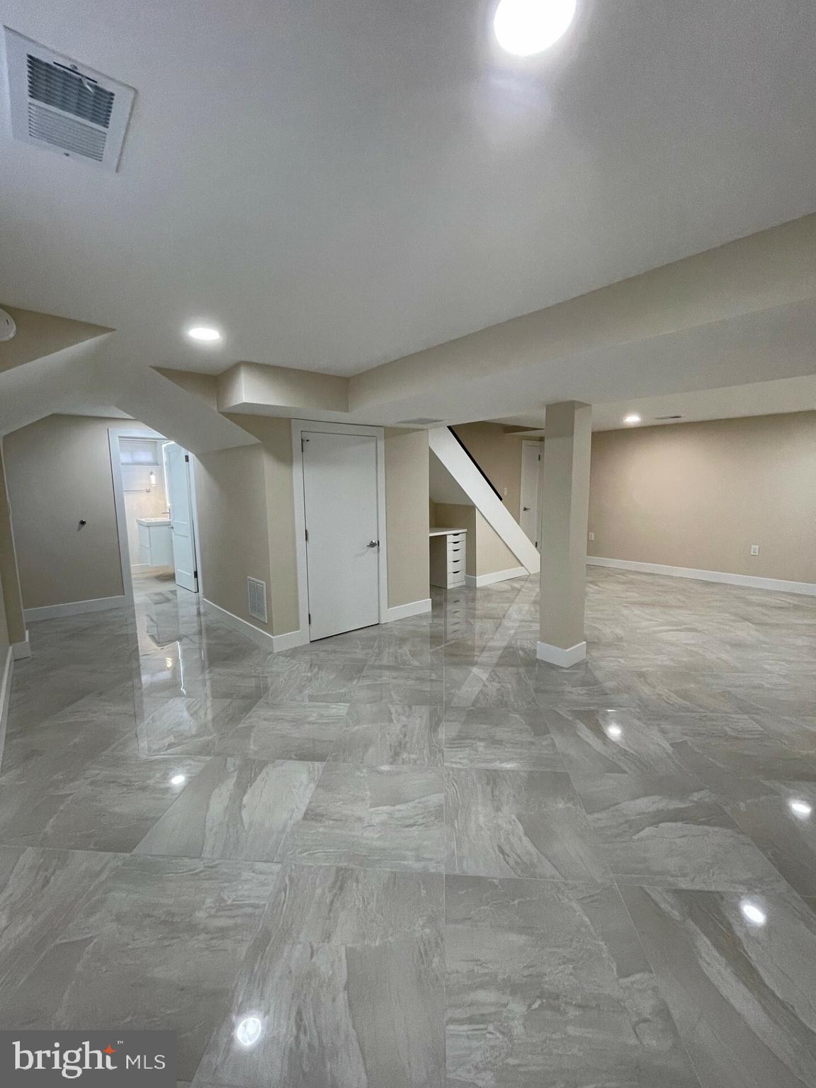 HILLCREST - Residential